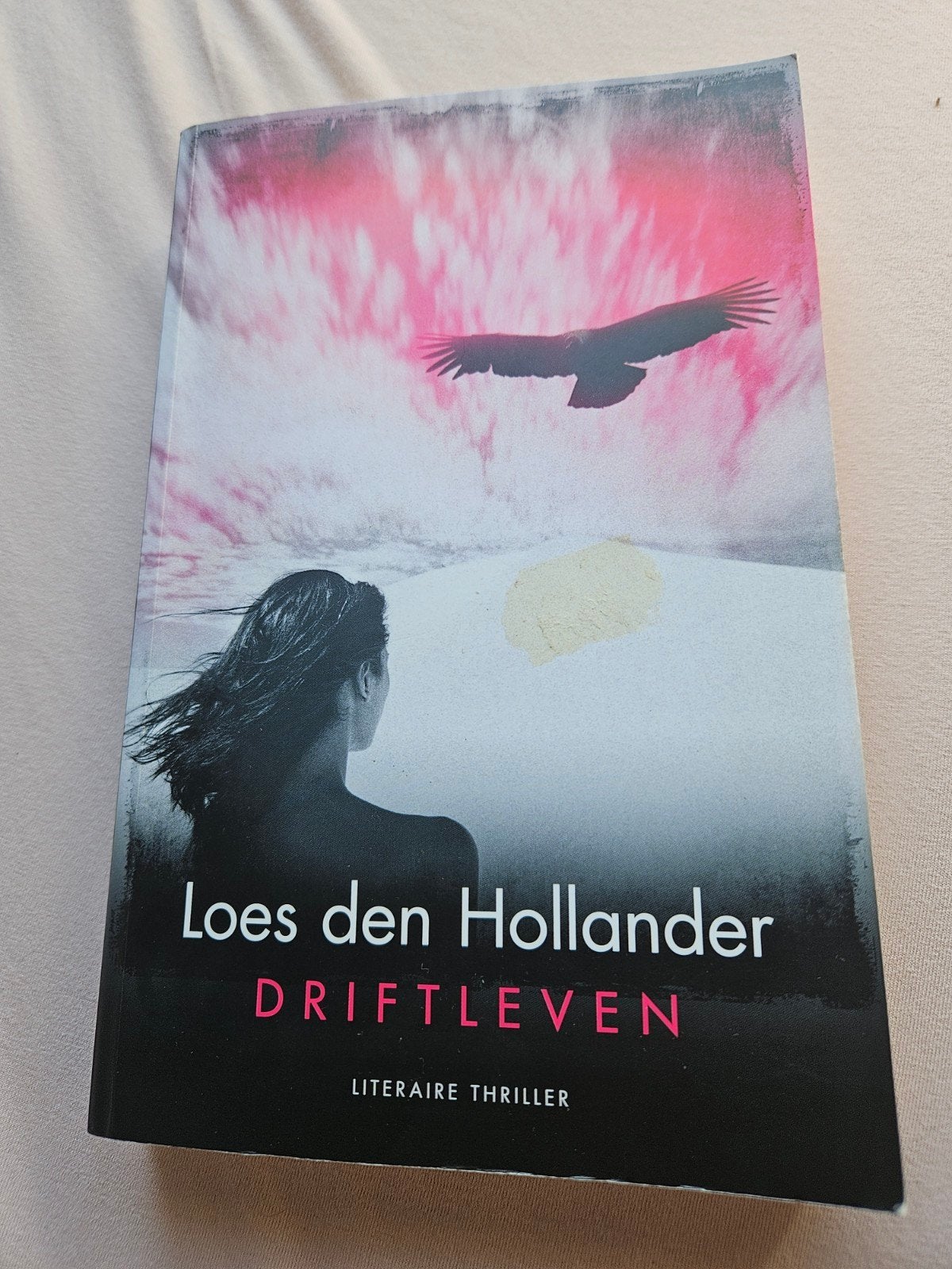 Driftleven - Loes den Hollander (Literaire thriller), Ophalen of Verzenden, Zo goed als nieuw, Loes den Hollander