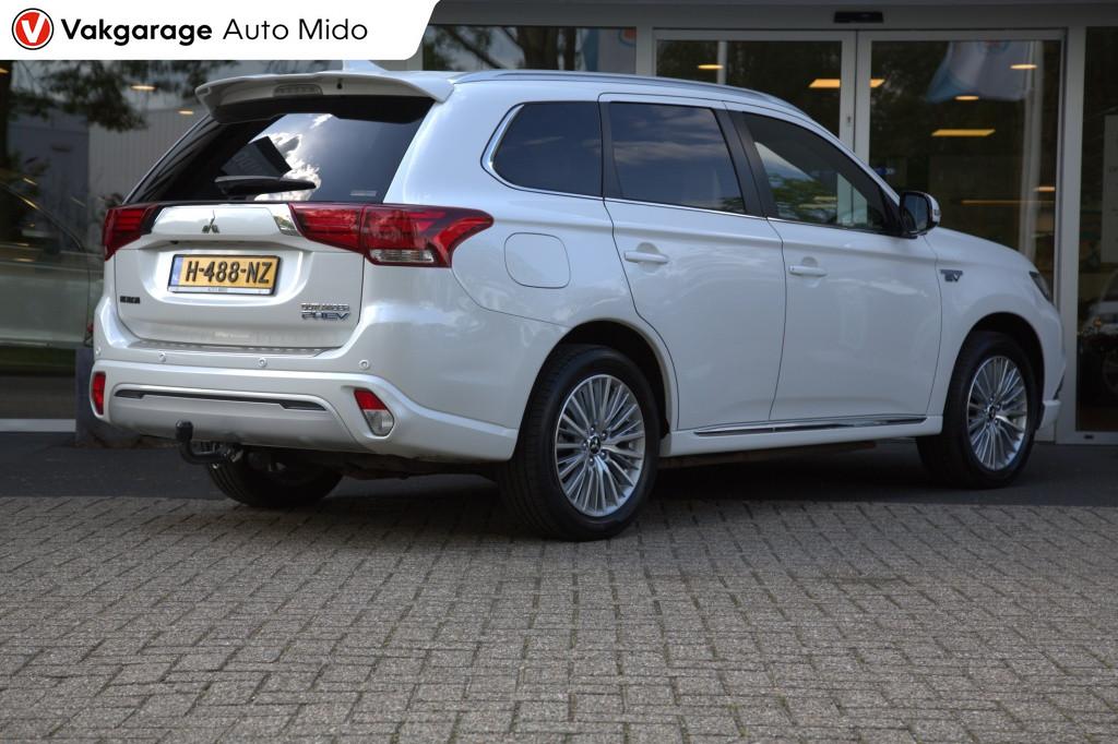 Mitsubishi Outlander 2.4 PHEV 4WD Automaat Instyle | Trekhaa, 12 maanden, 4 cilinders, Hybride Elektrisch/Benzine, SUV of Terreinwagen