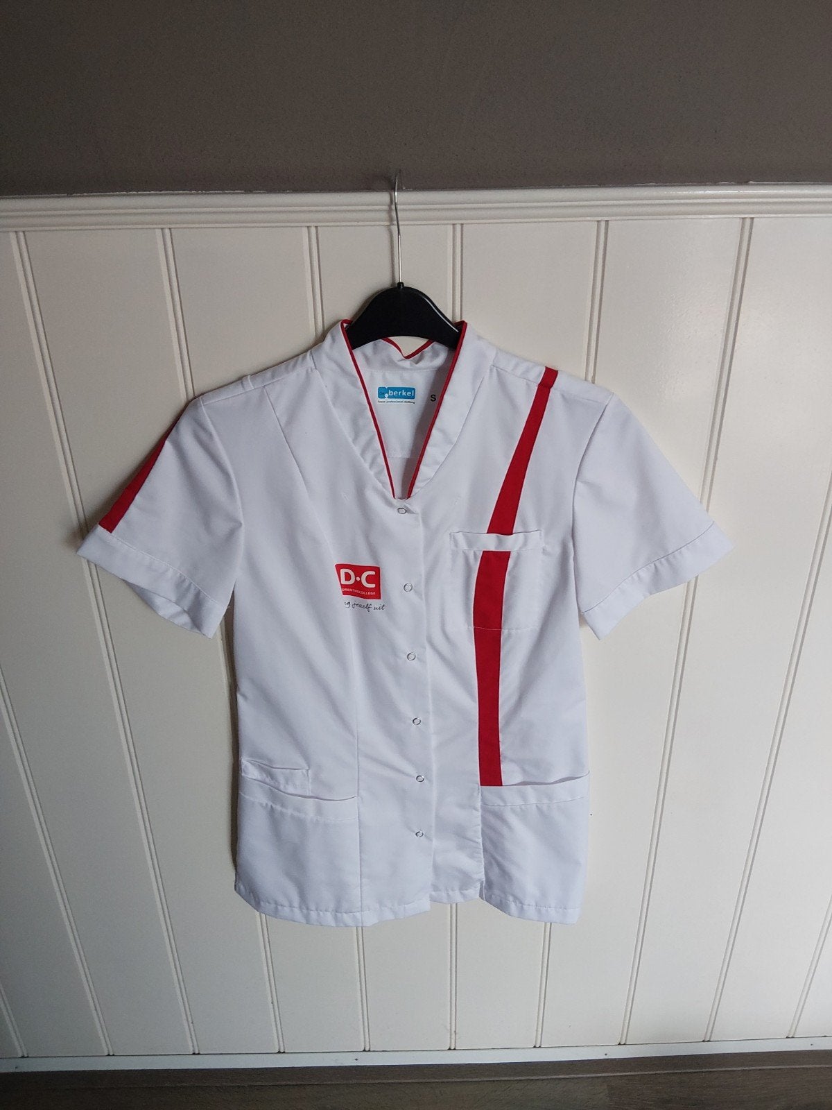 Zorgjasje Berkel D-C, wit met rood, maat S, Kleding | Dames, Berkel, Ophalen, Nieuw