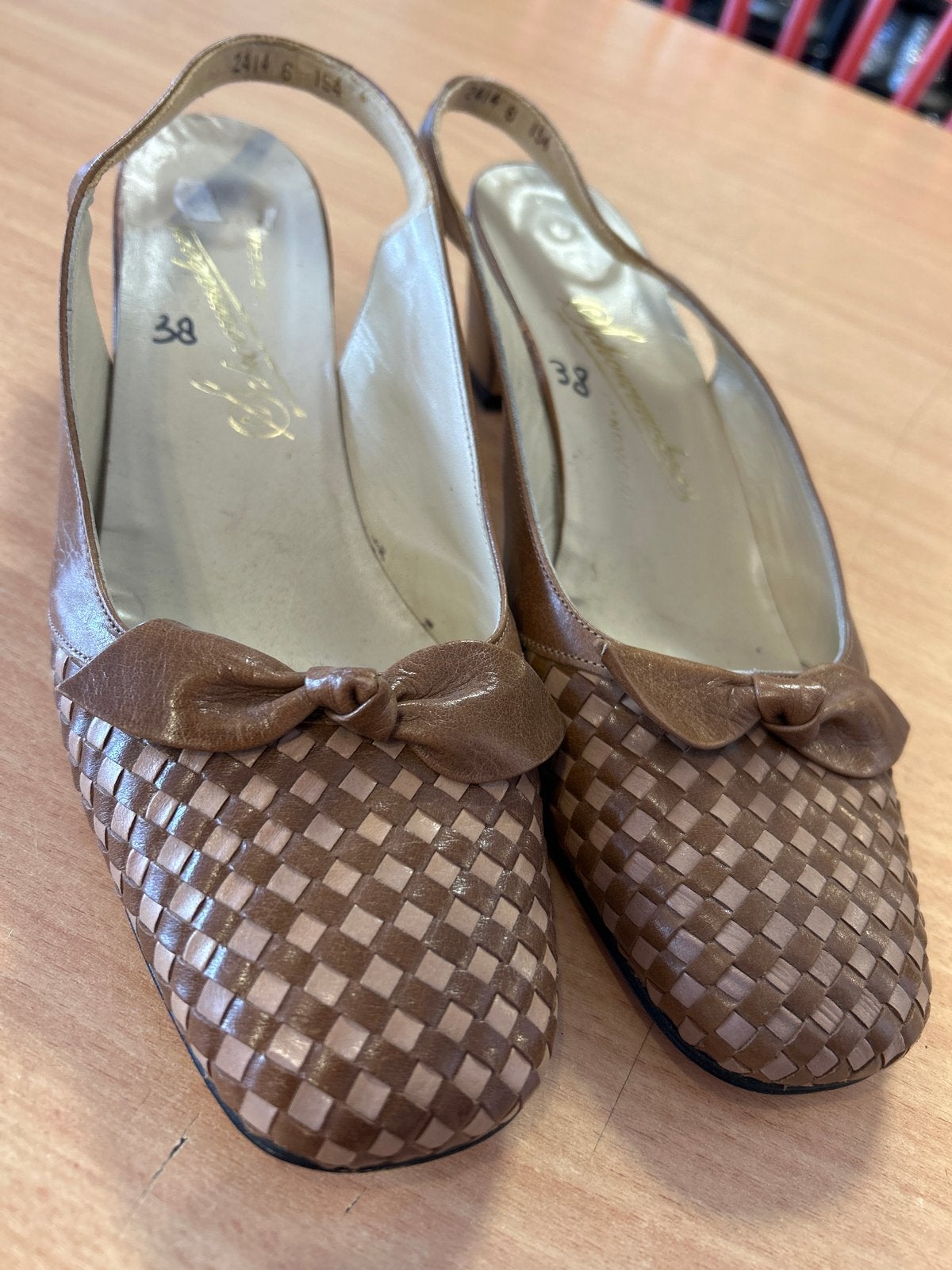 Vintage Gevlochten Slingback Schoenen Maat 38, Ophalen of Verzenden, Gedragen, Bruin, Schoenen met lage hakken