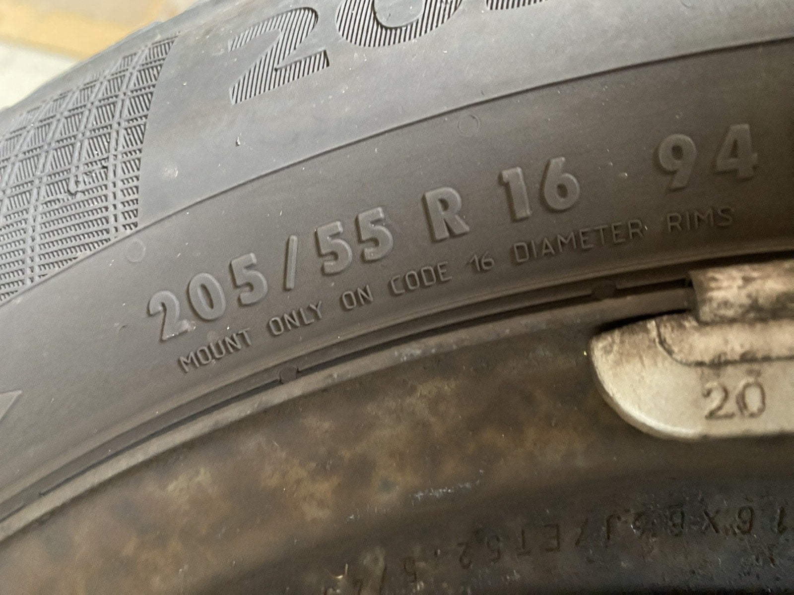 Continental Winterbanden 205/55 R16 op stalen velgen, Ophalen, Gebruikt