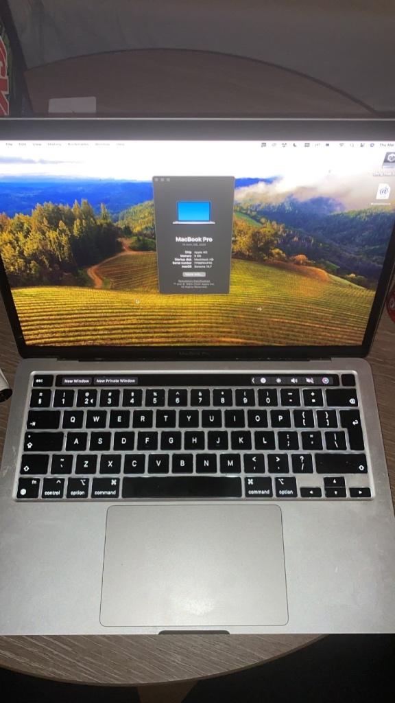 MacBook m2 8gb 13inch touchbalk, 2 tot 3 Ghz, 8 GB, 13 inch, Zo goed als nieuw