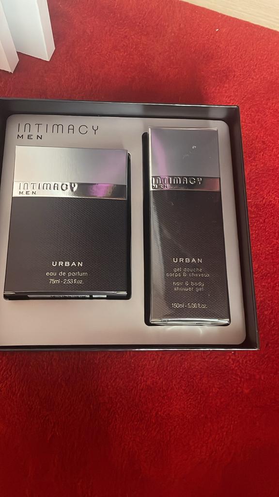 Intimacy Men Urban Eau de Parfum & Douchegel Set, Sieraden, Tassen en Uiterlijk, Uiterlijk | Parfum, Ophalen of Verzenden, Nieuw