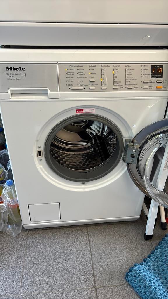 Wasmachine Miele Softcare System V 5845 Waterproof-System, Ophalen, Zo goed als nieuw, 85 tot 90 cm, 1200 tot 1600 toeren