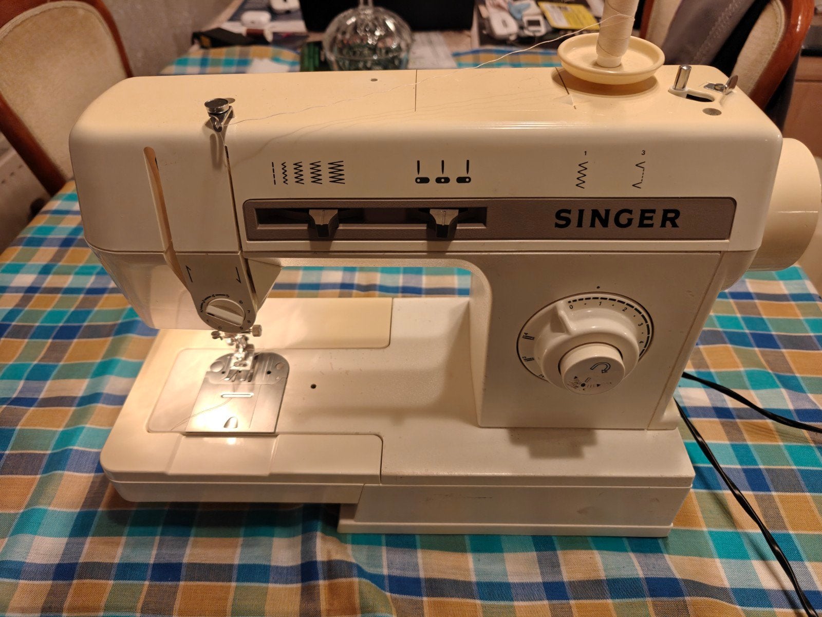 Mooie goed werkende Singer 2504C Naaimachine, Ophalen, Naaimachine, Singer