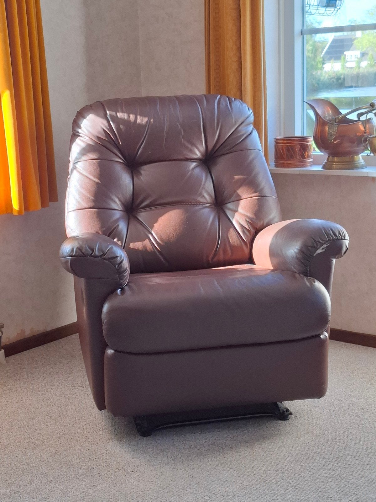 Comfortabele bruine leren relaxfauteuil, Ophalen, Gebruikt, Klassiek, Comfortabel, 75 tot 100 cm