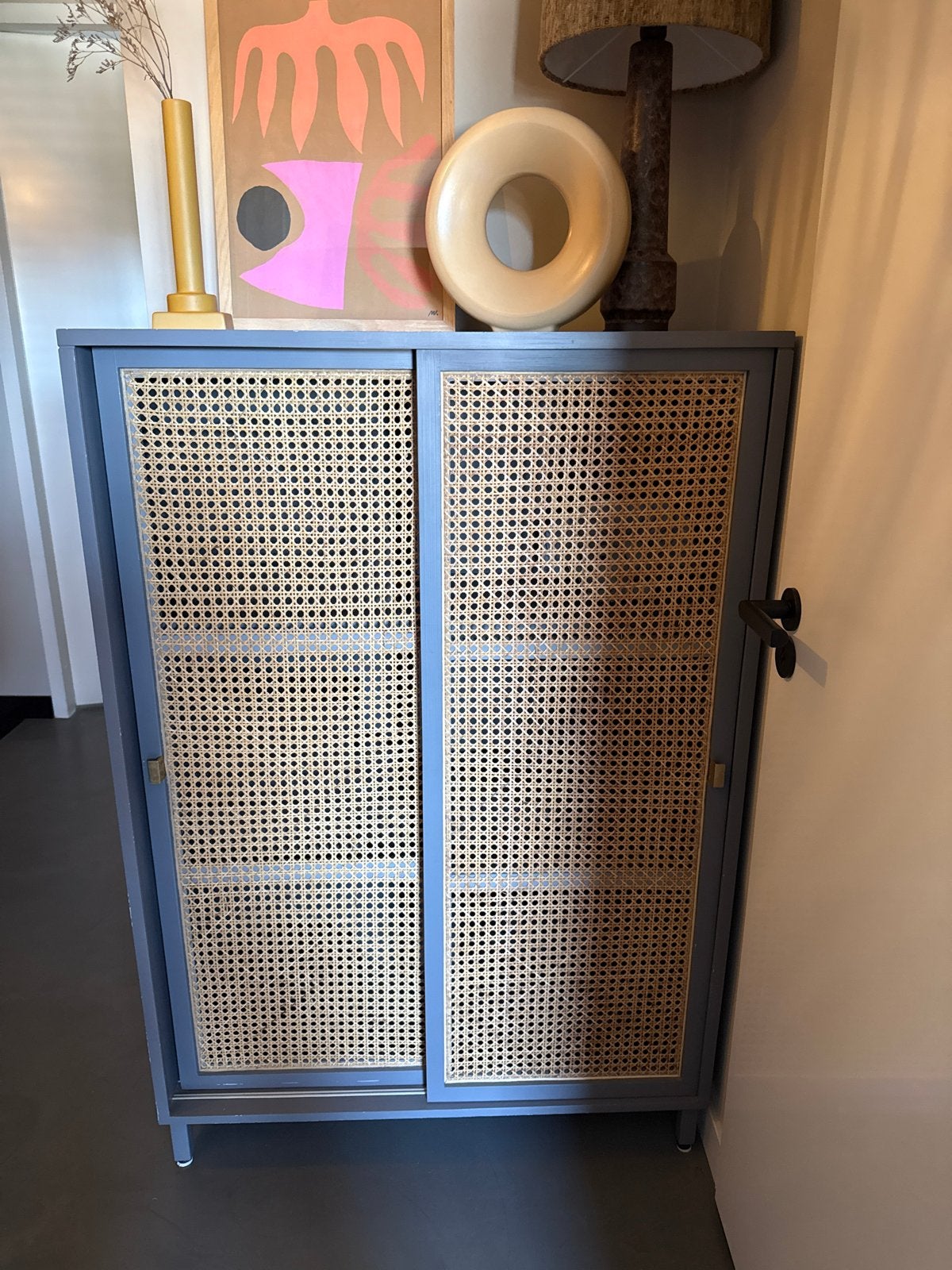 Hkliving rotan kast met schuifdeuren grijs, Ophalen, 100 tot 150 cm, 50 tot 100 cm, Zo goed als nieuw