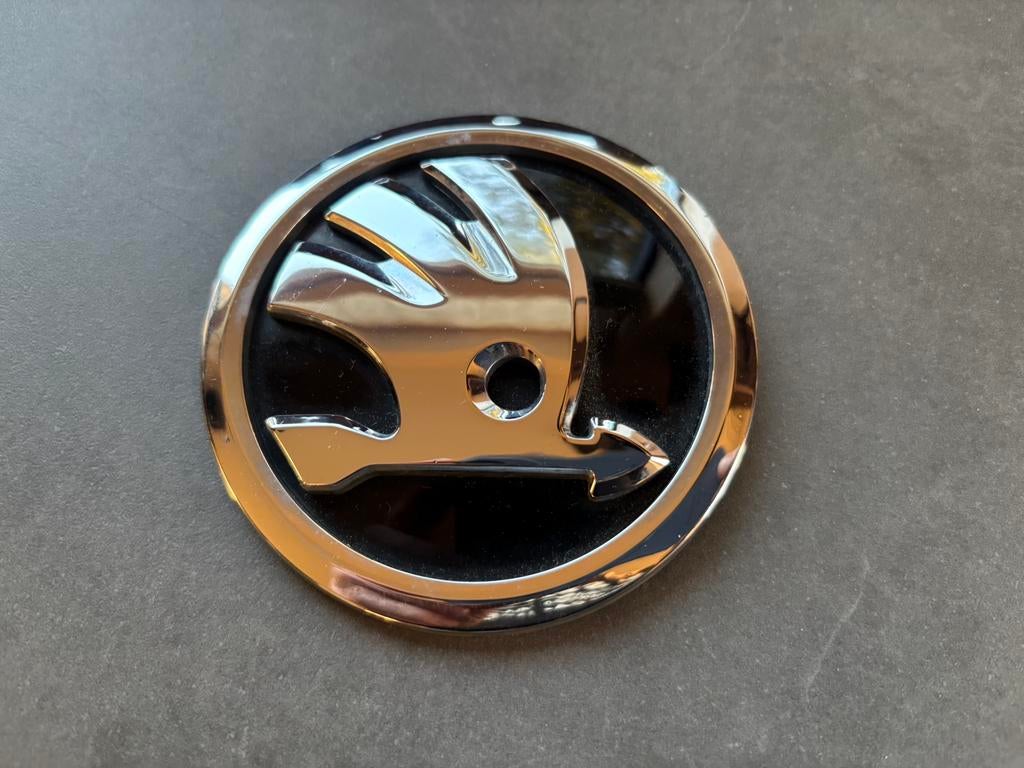 SKODA LOGO EMBLEEM, Ophalen of Verzenden