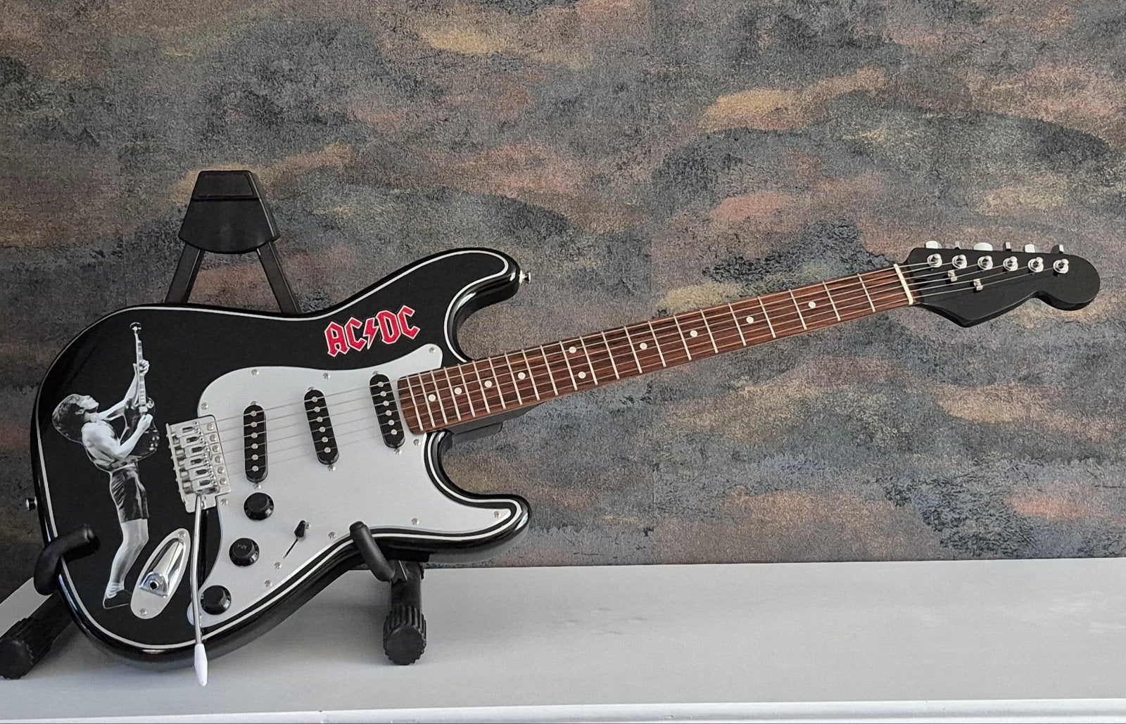 Elektrische Gitaar -  speciaal voor de fans van ac-dc, Ophalen of Verzenden, Zo goed als nieuw, Solid body, Overige merken