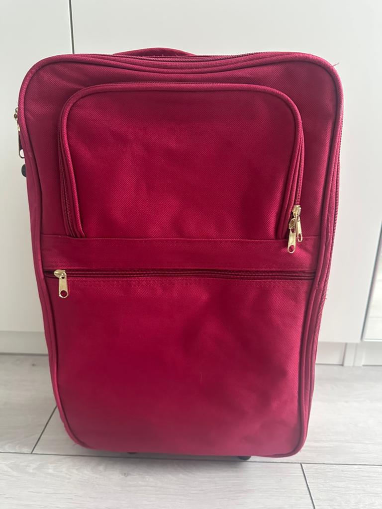 Handige rode trolley - compact en praktisch, Sieraden, Tassen en Uiterlijk, Koffers, Overige materialen, Wieltjes, 50 tot 60 cm