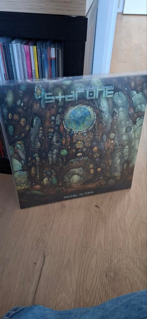 Arjen Anthony Lucassen's Star One - Revel in Time LP, Cd's en Dvd's, Vinyl | Rock, Zo goed als nieuw, Dubbel-LP, Gatefold hoes
