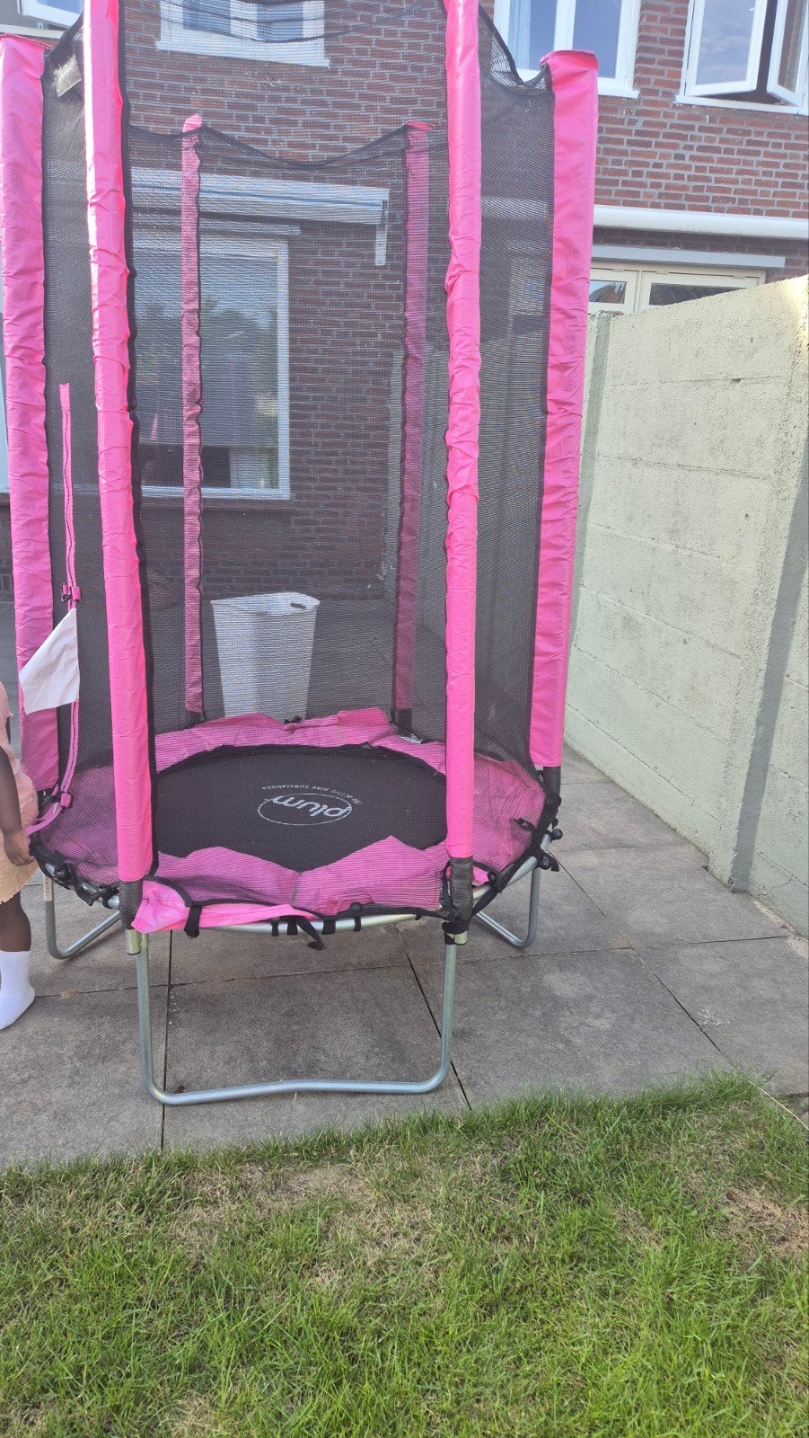 Roze Plum Trampoline met Veiligheidsnet, Kinderen en Baby's, Ophalen, Gebruikt