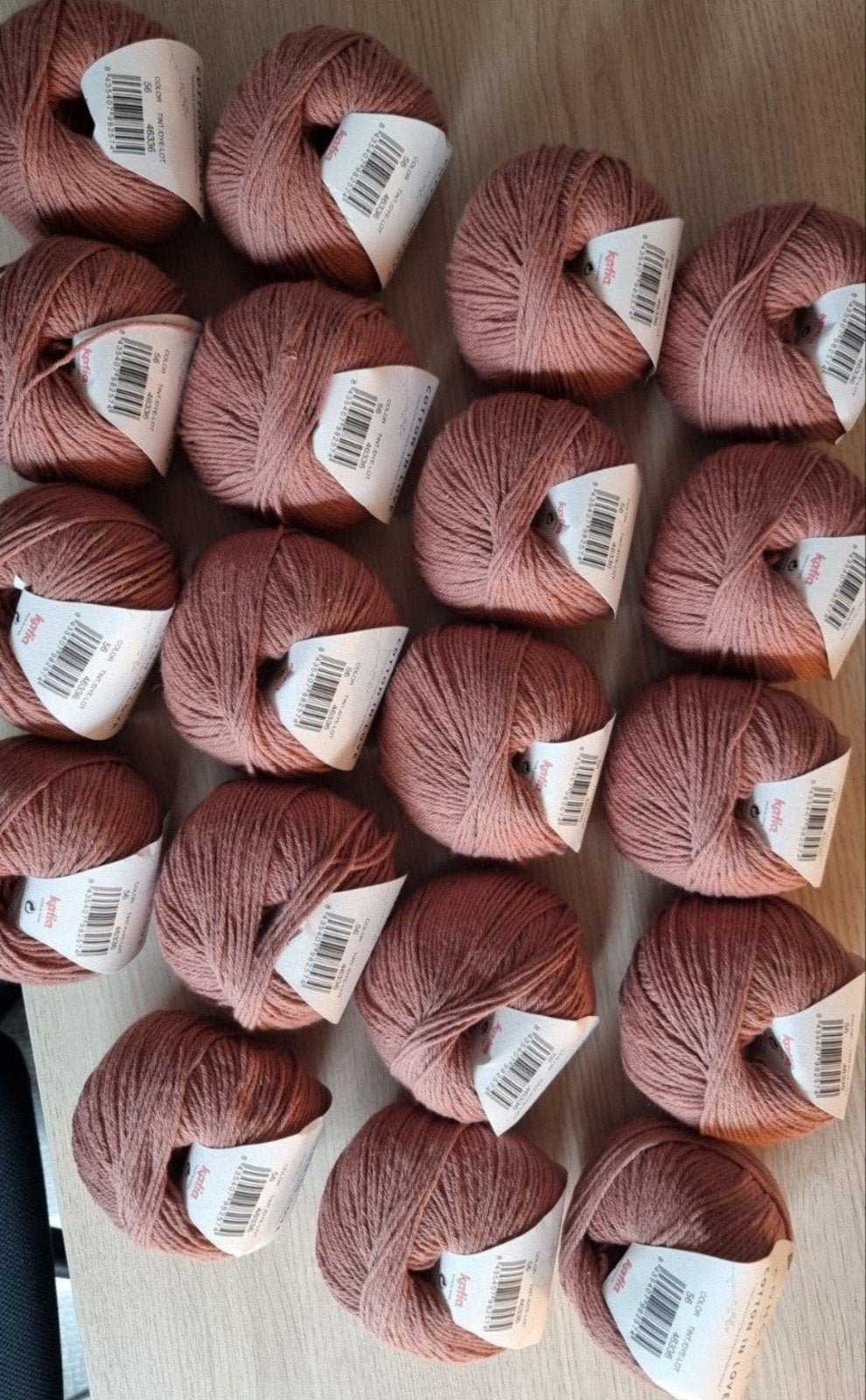 19 bollen = 2185 meter bruin 50%wol 50%katoen, ideaal voor d, Ophalen of Verzenden, Nieuw, Breien of Haken, Wol of Garen