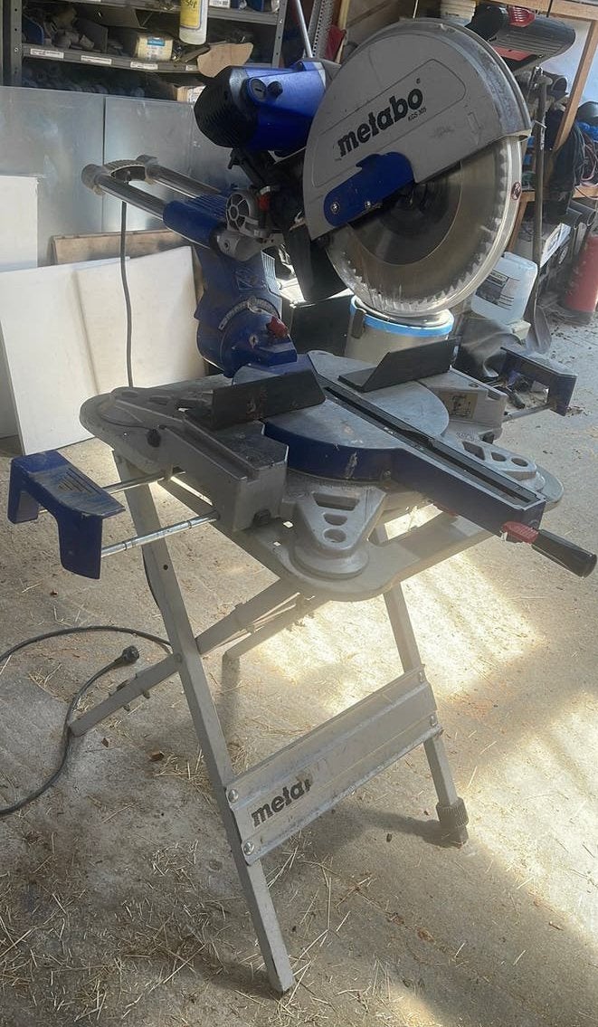 Te koop Metabo KGS-305M afkortzaag voor zwaar houtwerk, Ophalen, Gebruikt, 70 mm of meer, Afkortzaag