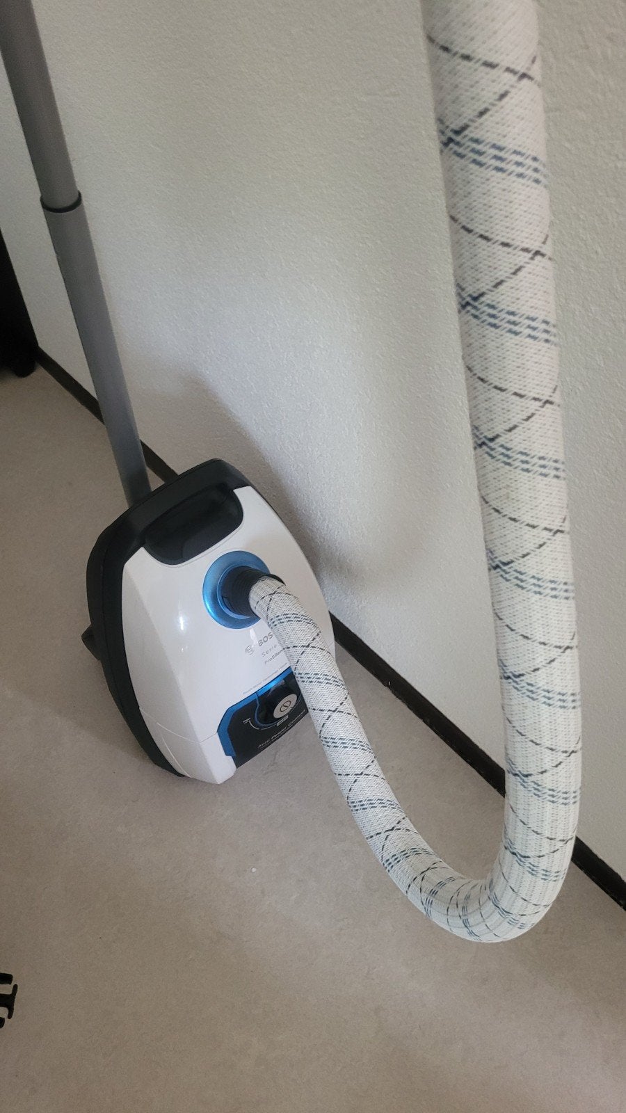 Bosch Serie 6 ProSilence Stofzuiger - BGL8SIL6/18, Stofzak, Bosch, Ophalen of Verzenden, Zo goed als nieuw