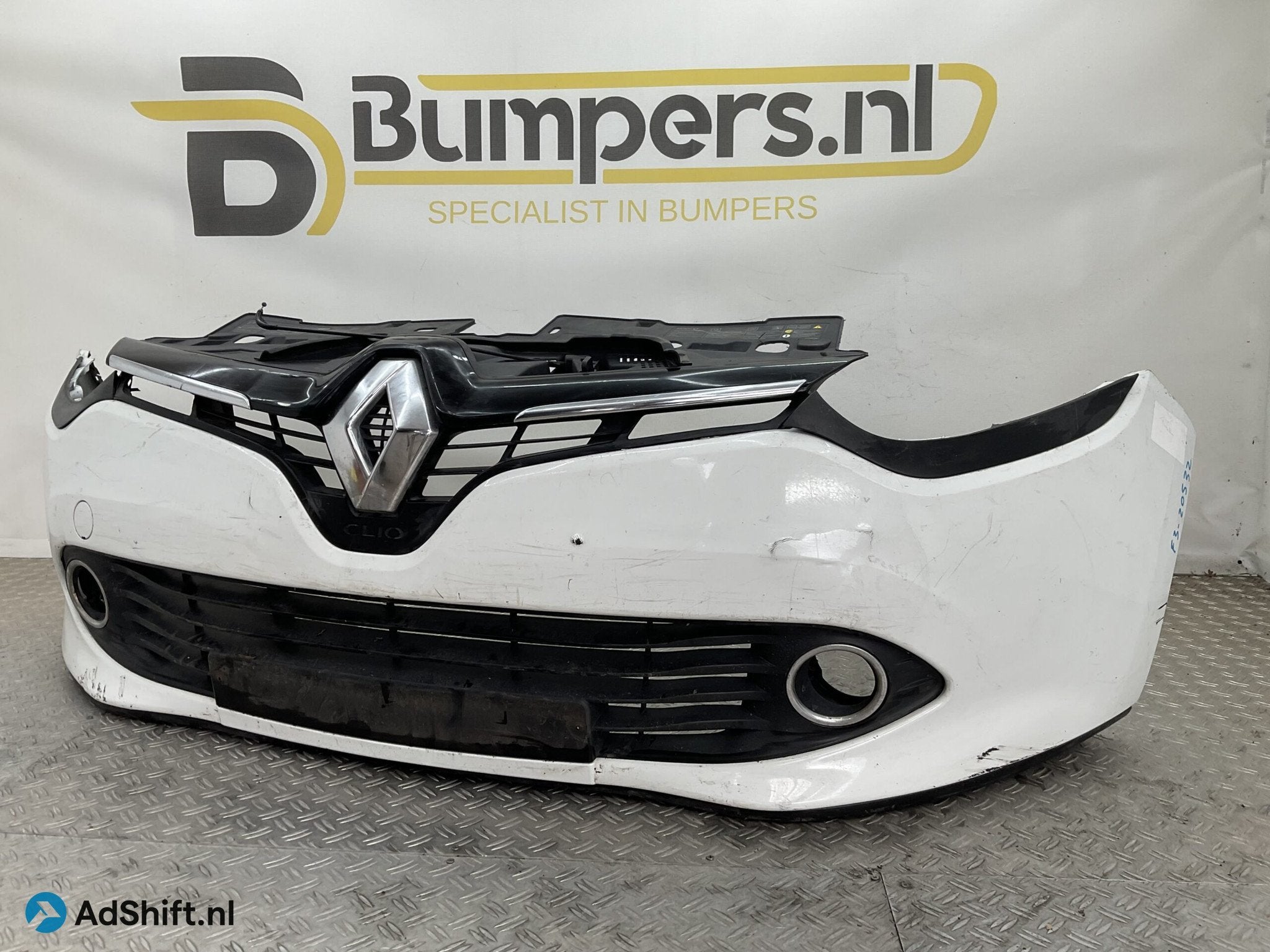 Bumper Renault Clio 4 2012-2015 620221112R Voorbumper F3-205, Bumper