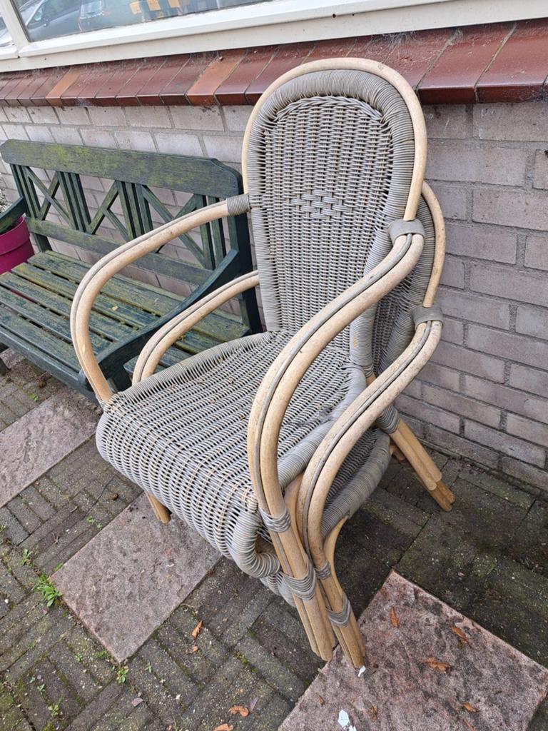 2 Rotanlook Stoelen - Gebruikt maar niet kapot - Gratis, Ophalen, Gebruikt, Riet of Rotan, Twee