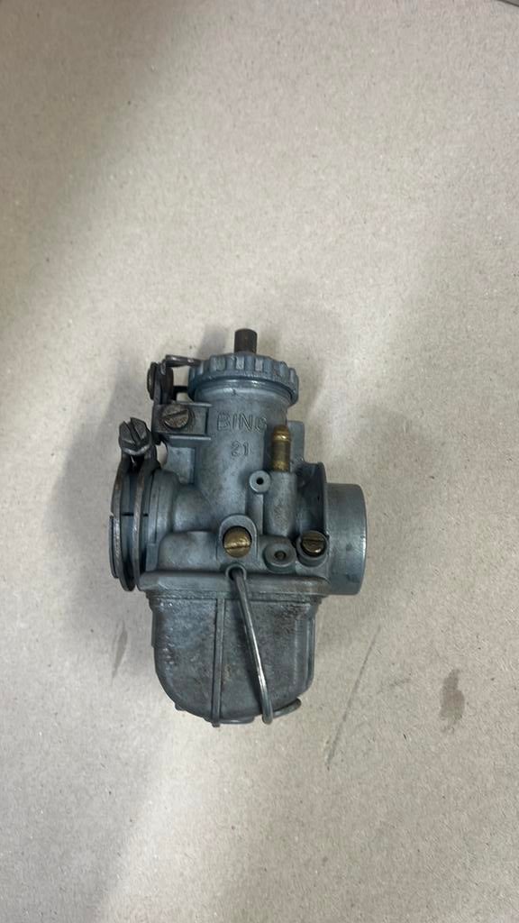 Een originele ks 80 carburateur bing type 21, Fietsen en Brommers, Ophalen of Verzenden, Zo goed als nieuw, Carburateur