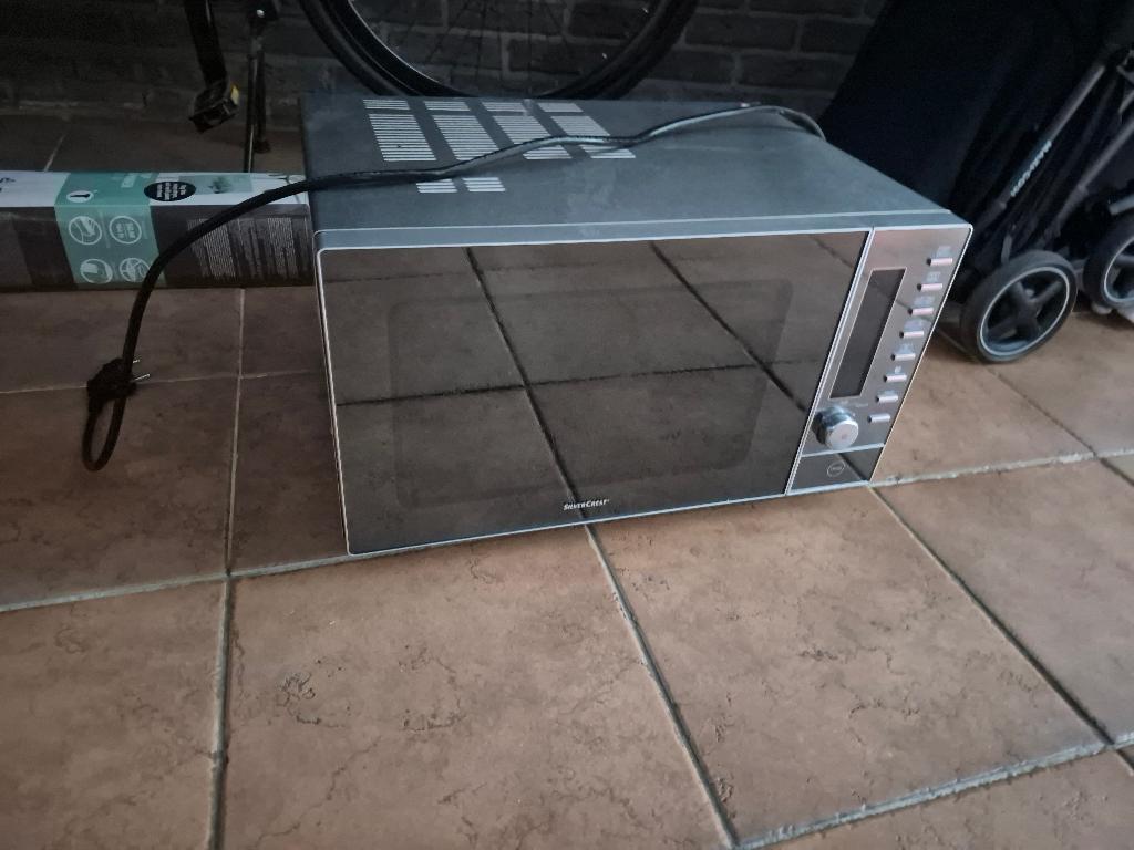 Vrijstaande combimagnetron - Silvercrest, Ophalen, Combimagnetron, Crisp, Zo goed als nieuw