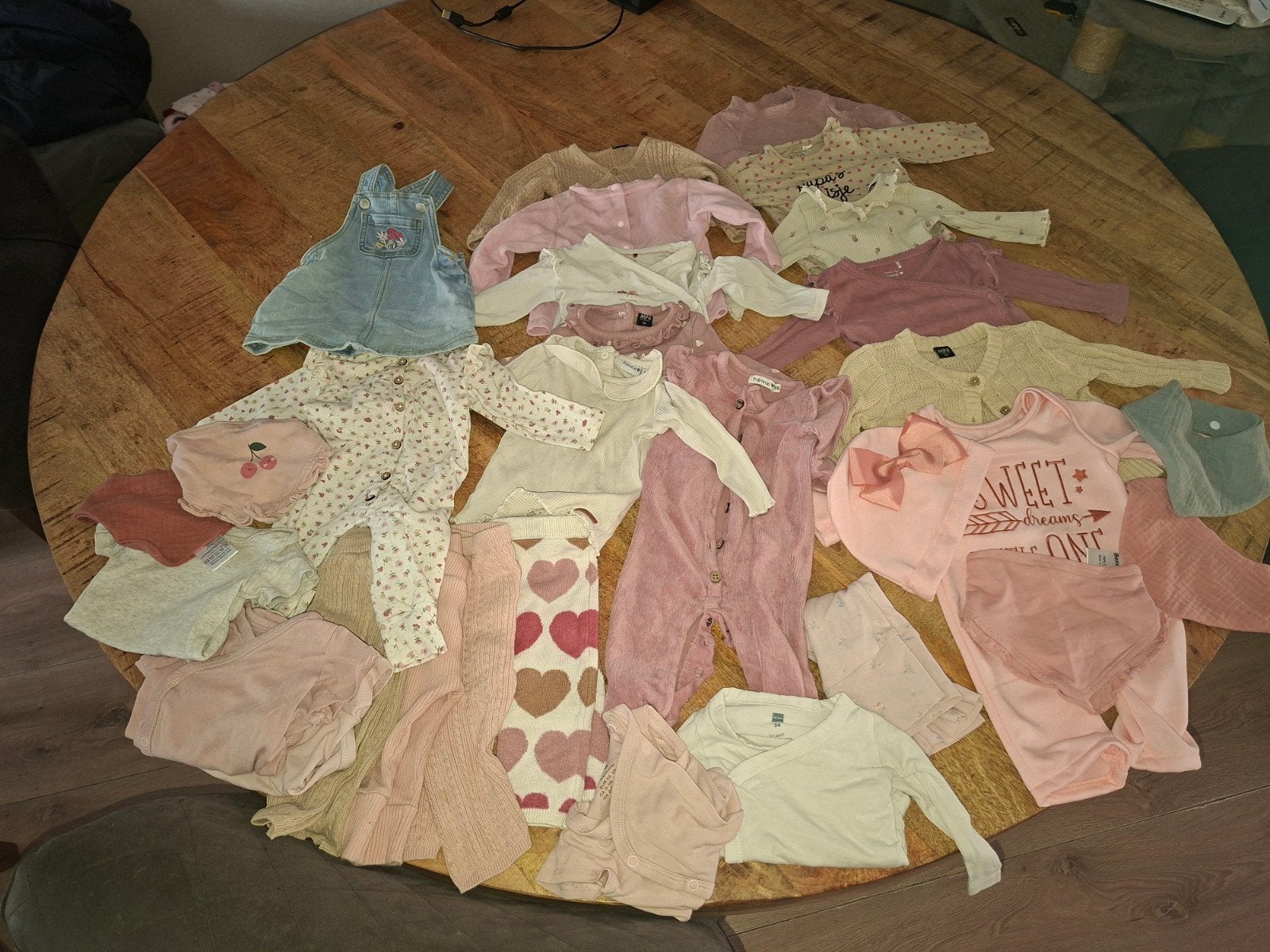 kleding pakket 56 62, Kinderen en Baby's, Kinderkleding | Kinder-kledingpakketten, Ophalen, Zo goed als nieuw, Maat 128