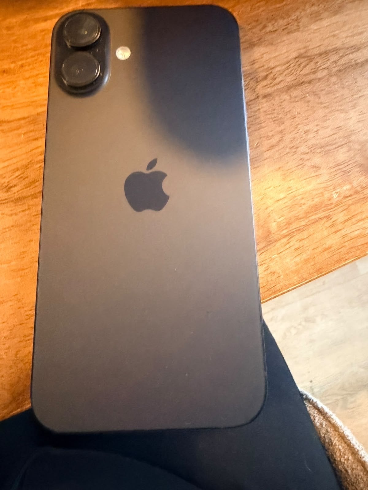Foto 8 van iPhone 16 Plus - Zo goed als nieuw