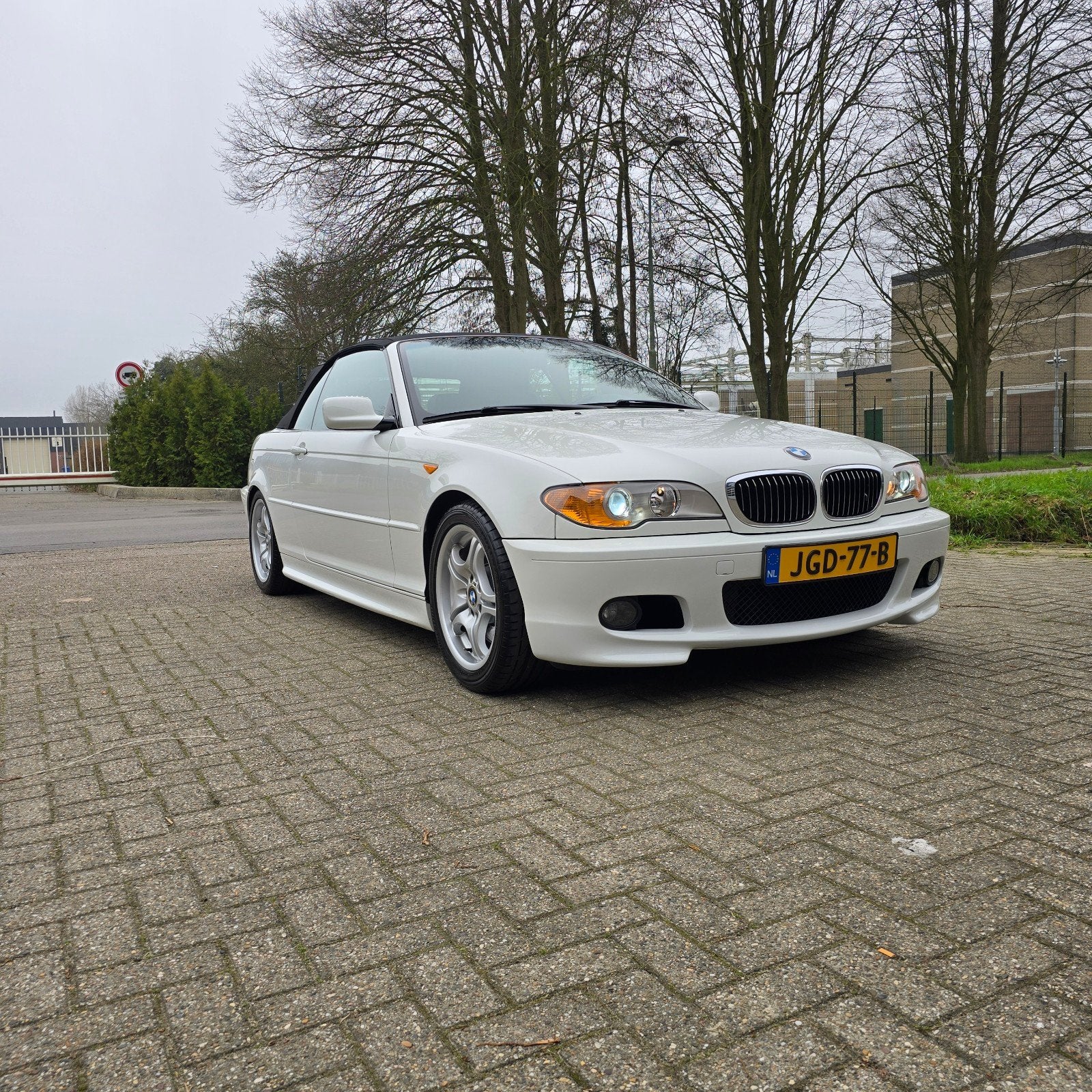 BMW 330ci aut cabrio e46 2004 M-Pakket Wit 330, Auto's, BMW, Automaat, Zwart, Cabriolet, 4 stoelen