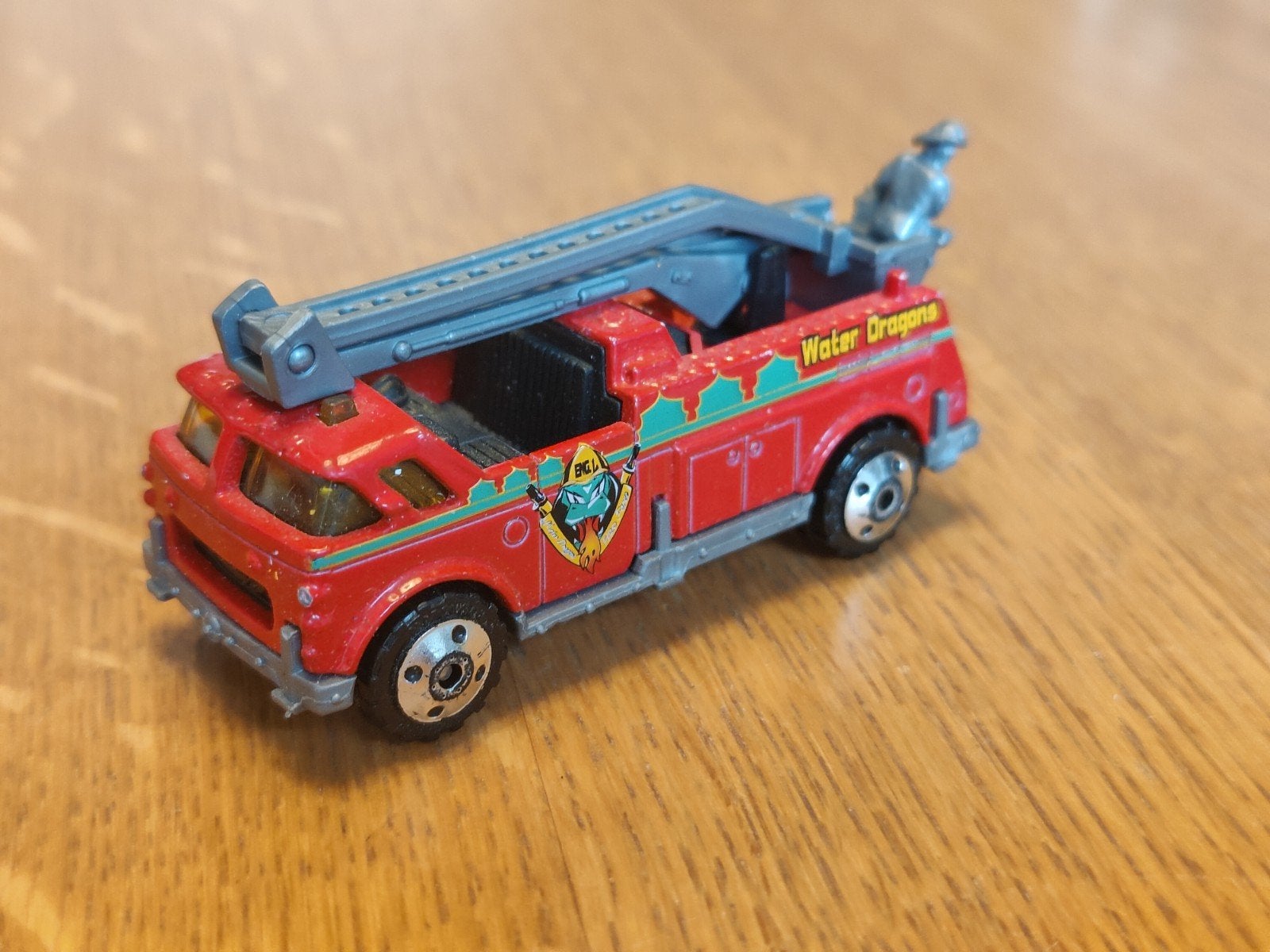 Matchbox Bucket Fire Truck, Ophalen of Verzenden, Zo goed als nieuw, Bus of Vrachtwagen