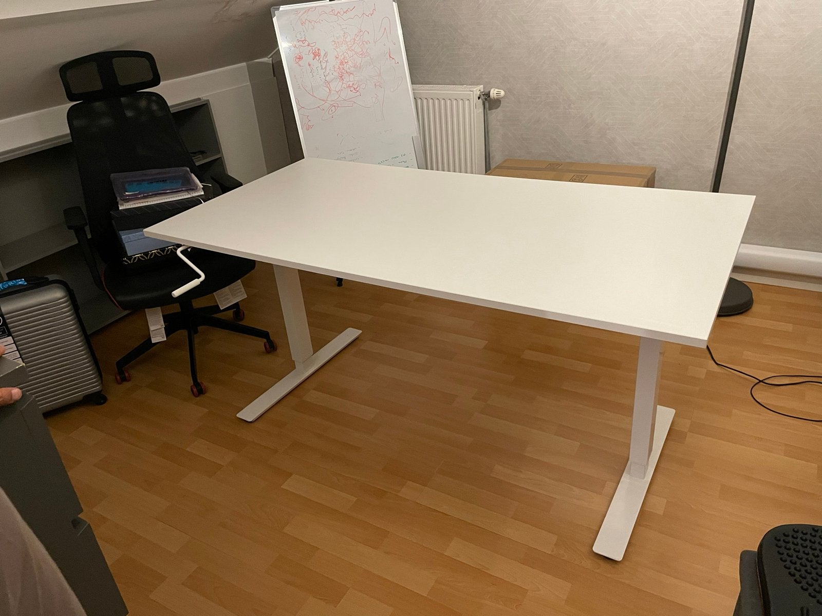 IKEA TROTTEN bureau 160 x 80, Spaanplaat of MDF, Ophalen of Verzenden, Zo goed als nieuw, IKEA