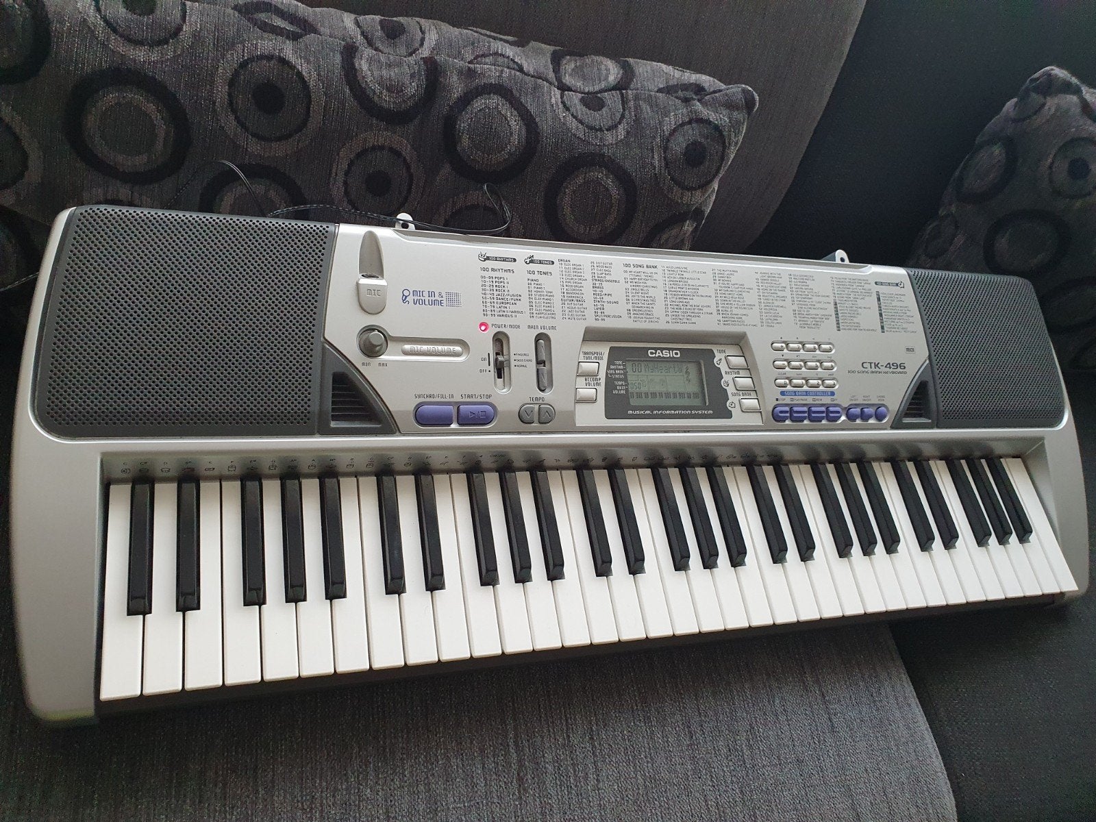 nieuwe casio keyboard, Muziek en Instrumenten, Ophalen of Verzenden, 61 toetsen, Casio