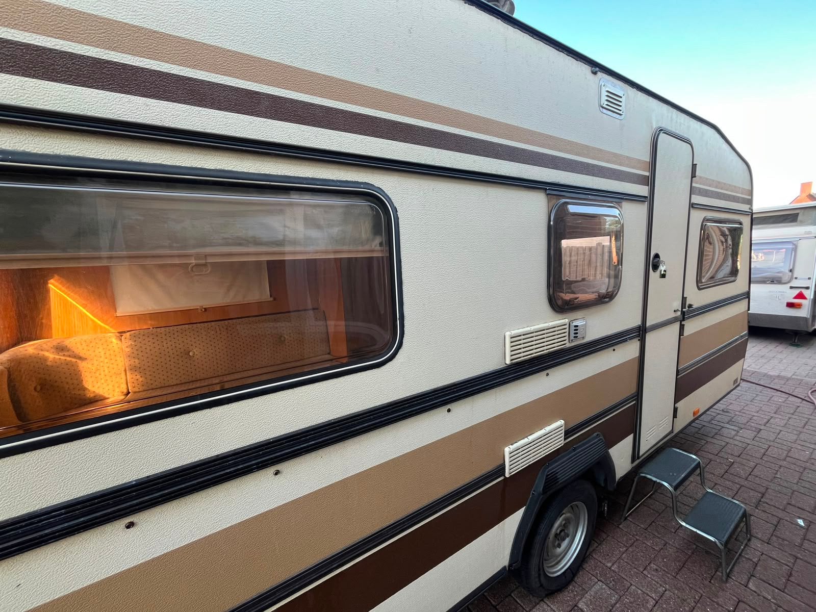 Leuke Detthleffs caravan Voor festival of andere doeleinden!, Rondzit, Hobby, 4 tot 5 meter, 500 - 750 kg