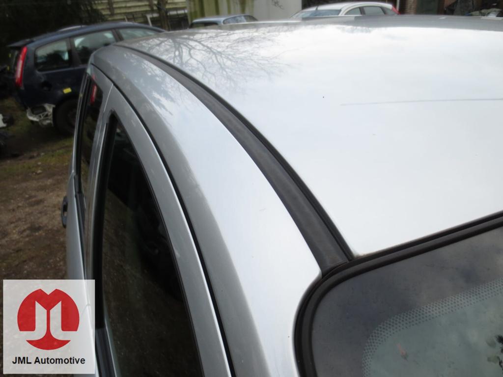 DAKLIJST DAKSTRIP RECHTS MAZDA 2, Auto-onderdelen, Gebruikt, -, Ophalen of Verzenden, -