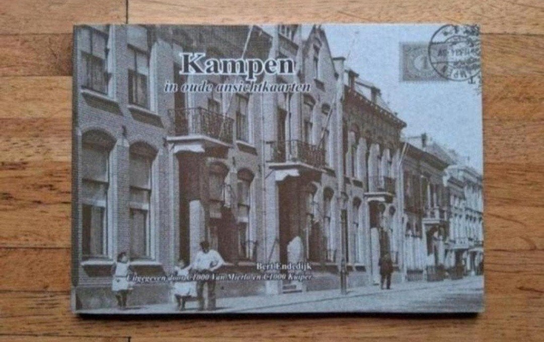 Kampen in oude ansichtkaarten
Fotoboek en verhalen
Geschiede, Boeken, Ophalen of Verzenden, Zo goed als nieuw
