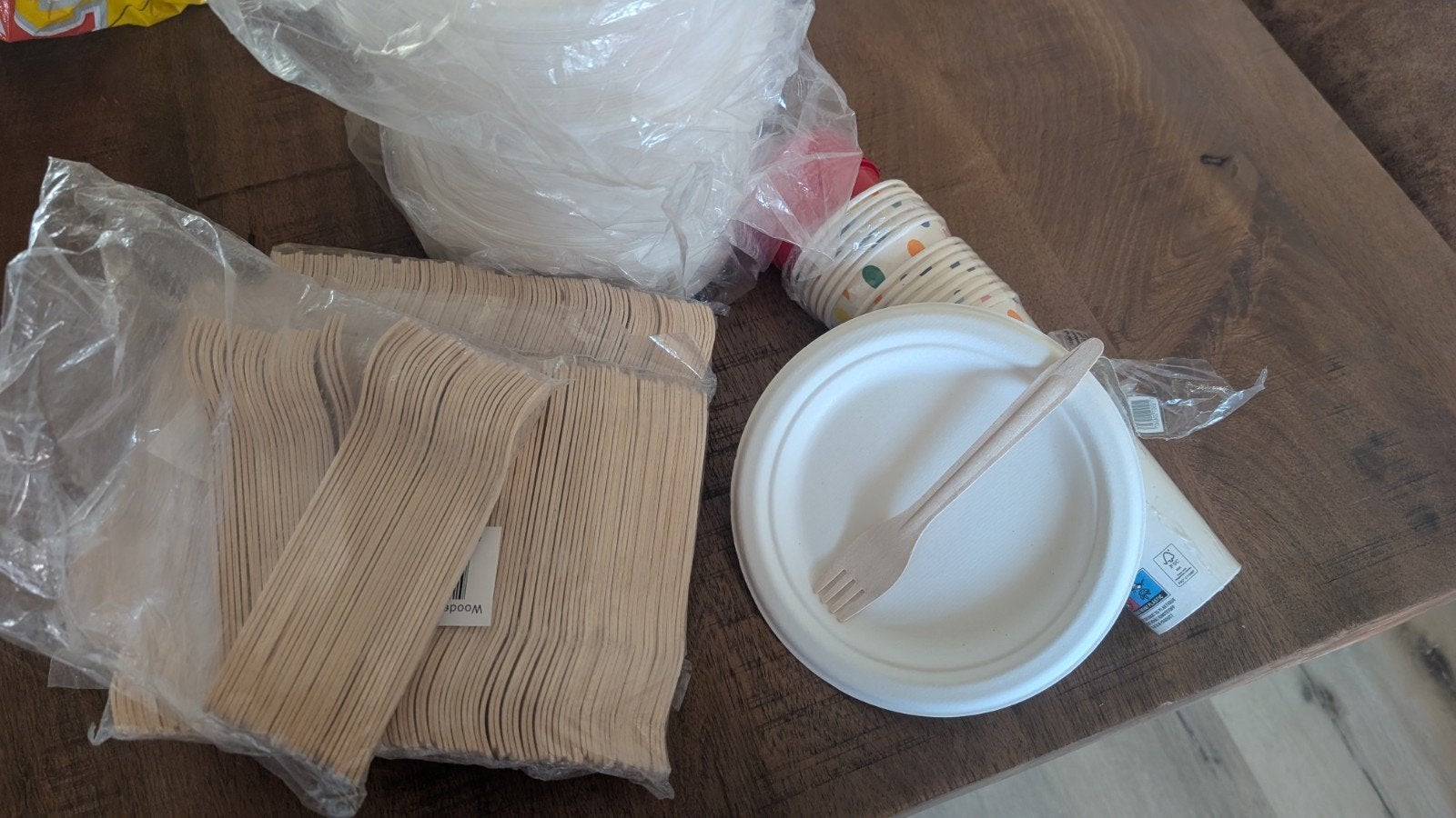 Bioodi wegwerpservies: borden, bekers en bestek, Huis en Inrichting, Keuken | Servies, Ophalen, Nieuw, Bord(en), Overige stijlen