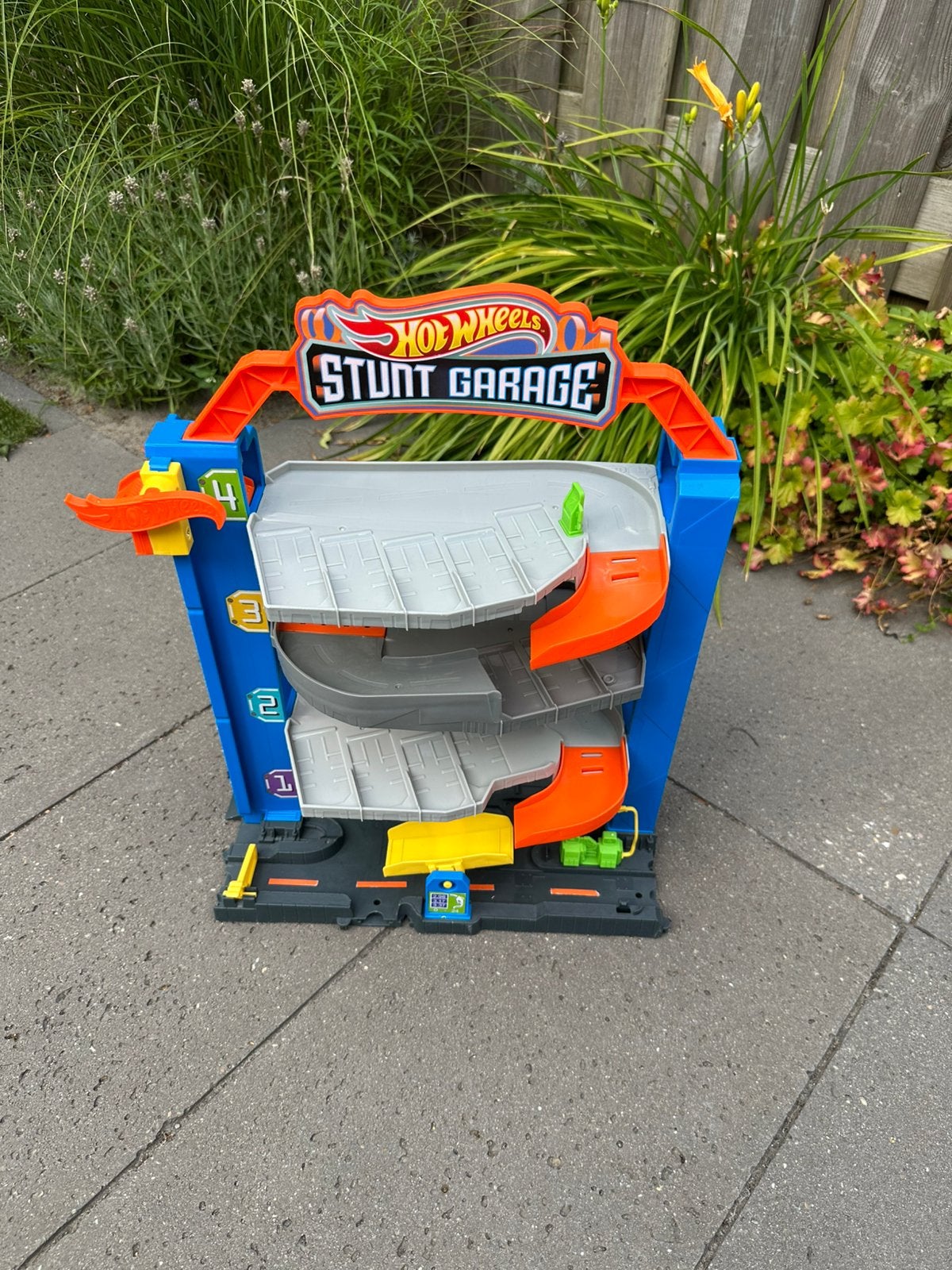 Hotwheels stuntgarage, Kinderen en Baby's, Speelgoed | Racebanen, Ophalen, Gebruikt, Handmatig, Hot Wheels