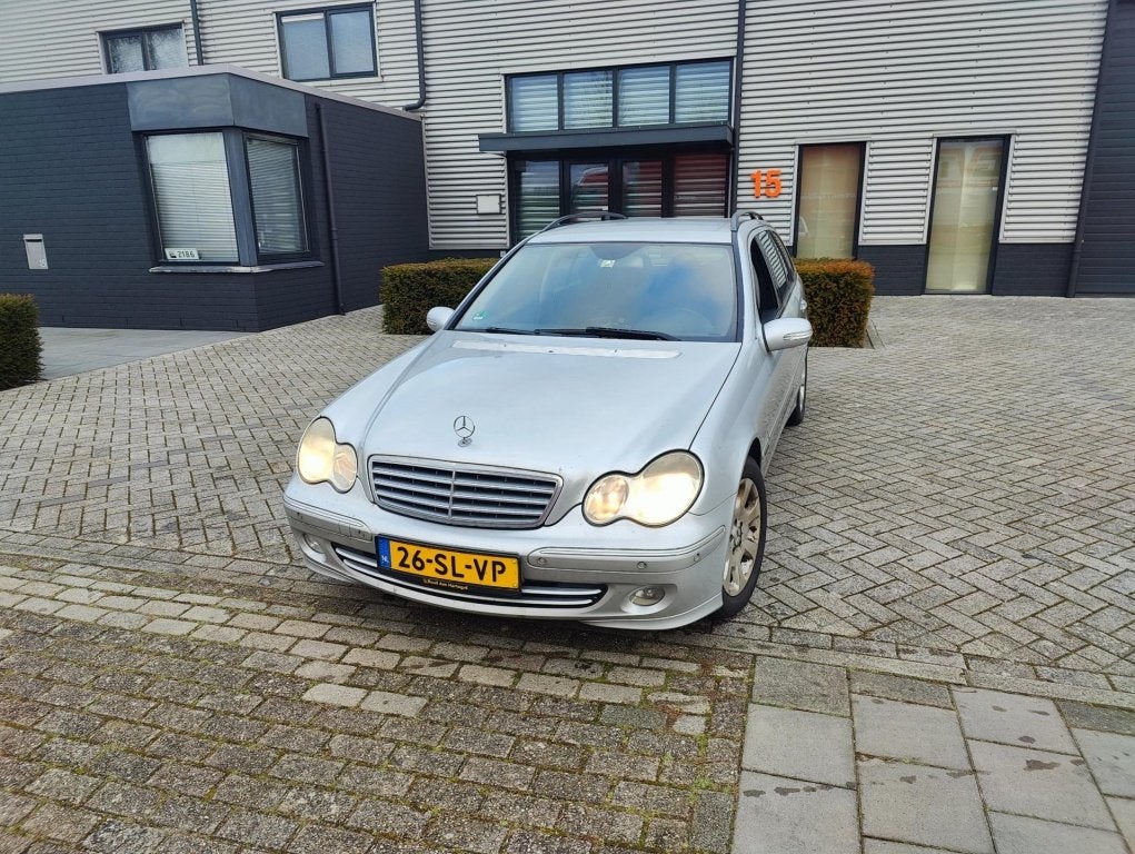Mercedes-Benz C-Klasse Combi 180 K. bj 2006 Navi Nw APK, Gebruikt, 1435 kg, 1796 cc, Origineel Nederlands