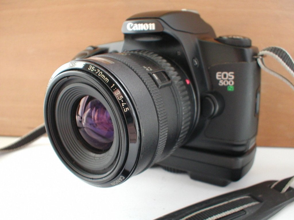 Canon EOS 500n reflexcamera met BP-8 batterijgrip, Audio, Tv en Foto, Fotocamera's Analoog, Ophalen of Verzenden, Gebruikt, Spiegelreflex