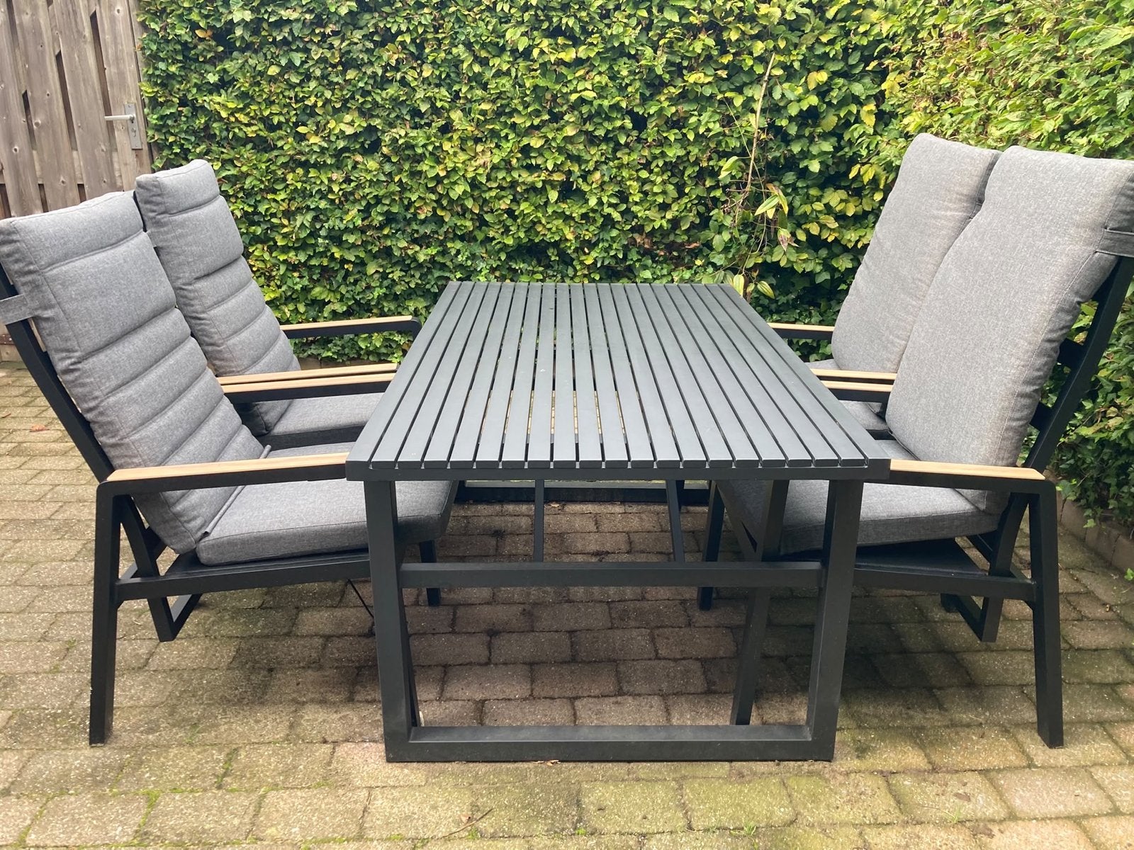 Tuinset: Tafel en 4 Stoelen - Zo goed als nieuw, Tuin en Terras, Ophalen, Zo goed als nieuw, Rechthoekig, Aluminium