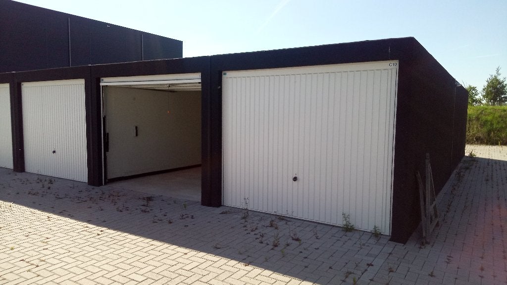 Te huur: garagebox/hobby-ruimte Middelharnis en Oude Tonge