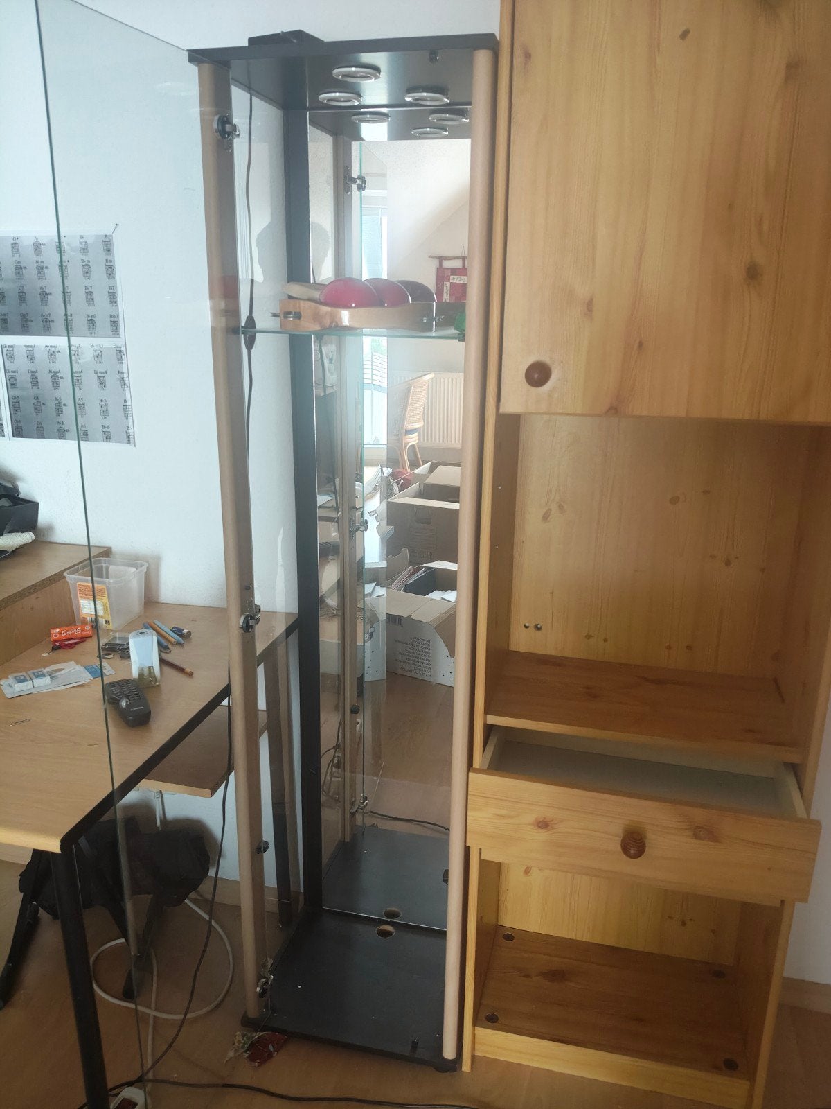 Vitrinekast  met glazen legplank, Huis en Inrichting, Kasten | Vitrinekasten, Gebruikt, 200 cm of meer, 100 tot 150 cm, 25 tot 50 cm