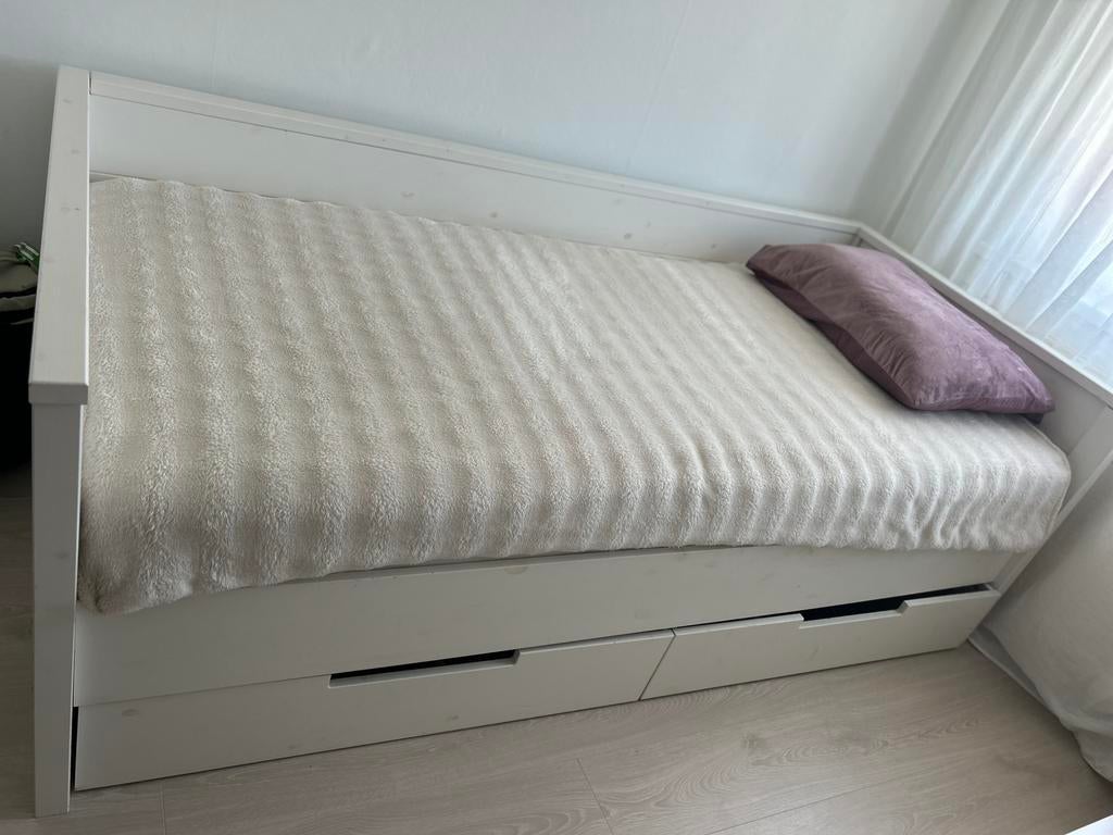 Mooie witte stevige bed., Ophalen of Verzenden, Zo goed als nieuw