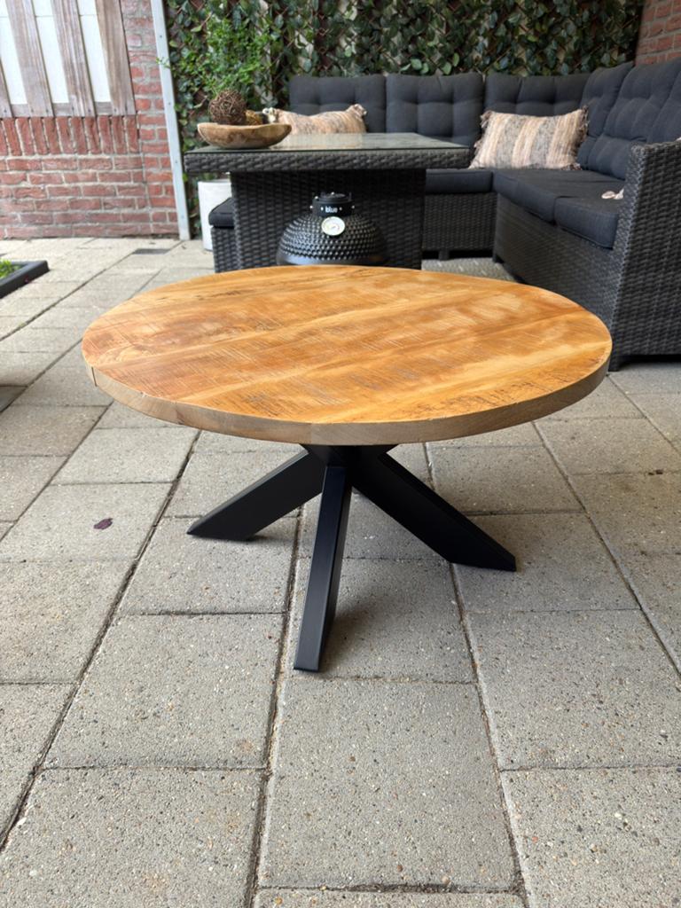 Ronde salontafel mangohout met zwart metalen onderstel, Huis en Inrichting, Tafels | Salontafels, Ophalen, Gebruikt, Rond, 50 tot 100 cm
