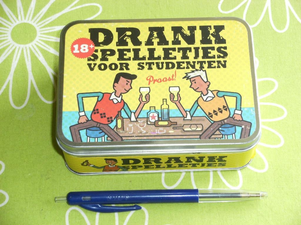 Drankspelletjes voor studenten, Vijf spelers of meer, Ophalen of Verzenden, Zo goed als nieuw