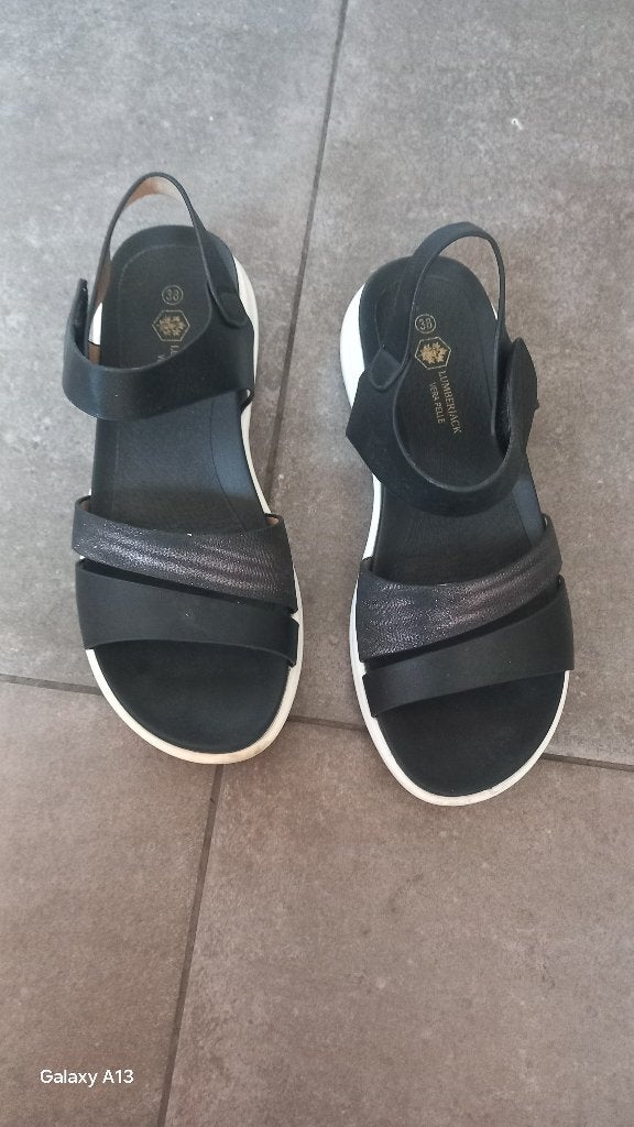 Sandalen maat 38, Zwart, Zo goed als nieuw, Sandalen of Muiltjes, Ophalen of Verzenden