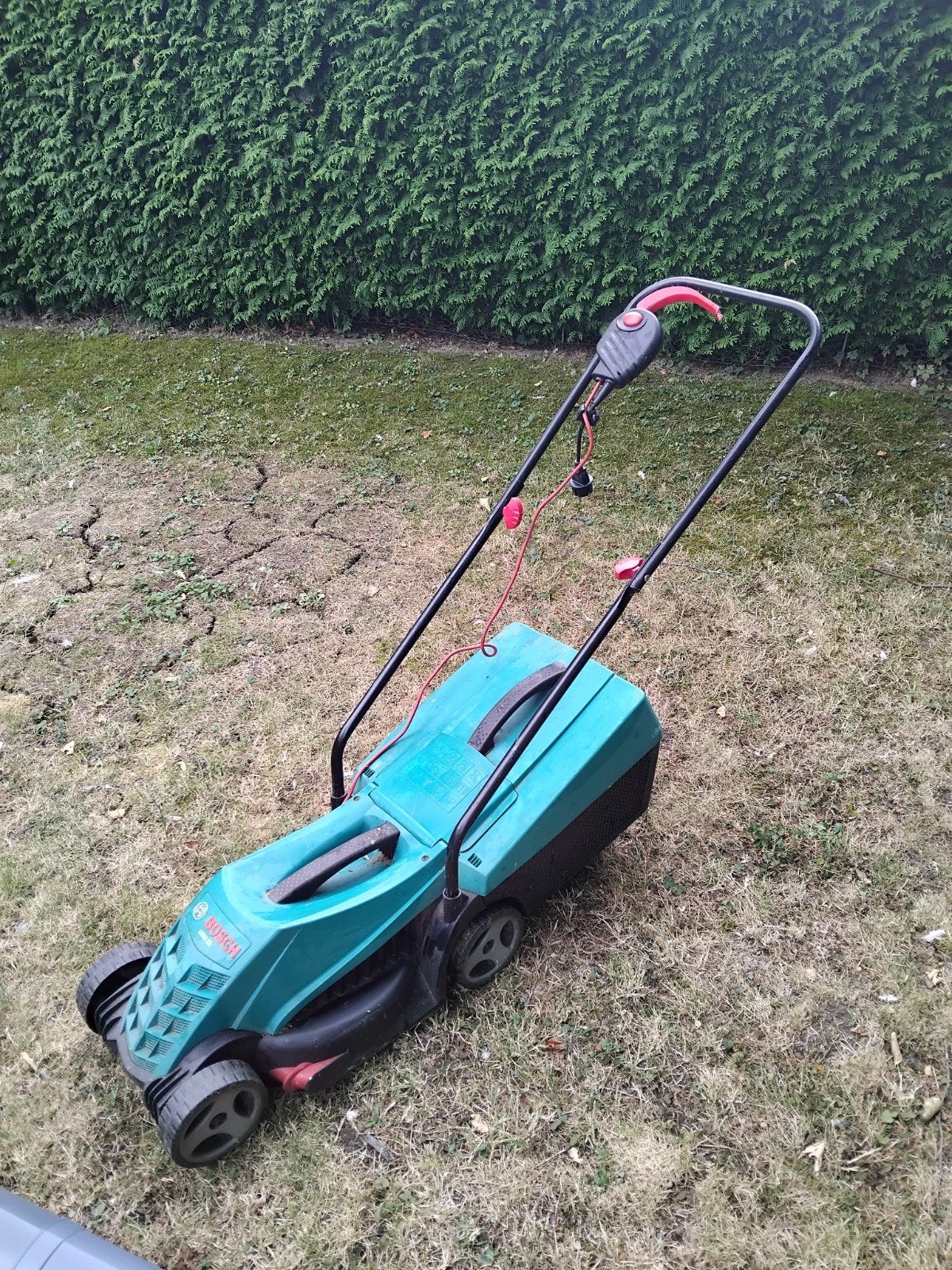 Bosch grasmaaier, heggenschaar, bladblazer  tuingereedschap, Ophalen, Cirkelmaaier, Gebruikt, Elektrische grasmaaier
