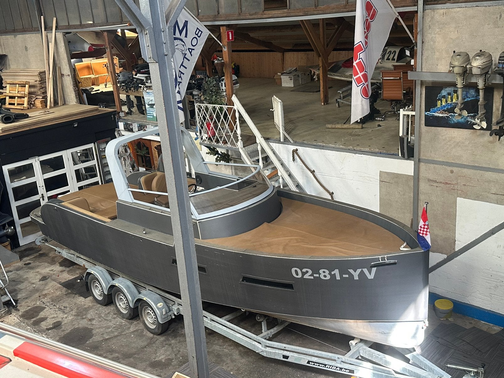 Van Vossen 888 – Stoere & Unieke Aluminium Boot met wc, Ophalen, Zo goed als nieuw, Aluminium, Trailer