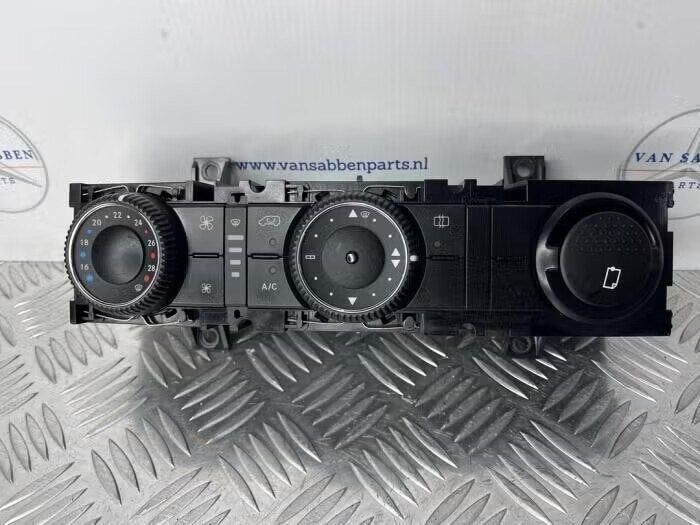 Kachel Bedieningspaneel van een Mercedes Sprinter, Auto-onderdelen, Ophalen of Verzenden, Gebruikt