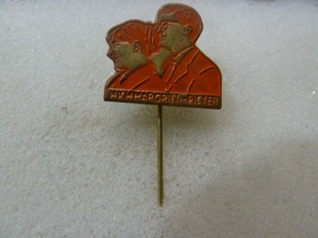 Vintage Speldje HKH Margriet en Pieter, Ophalen of Verzenden, Gebruikt, Overige onderwerpen, Speldje of Pin