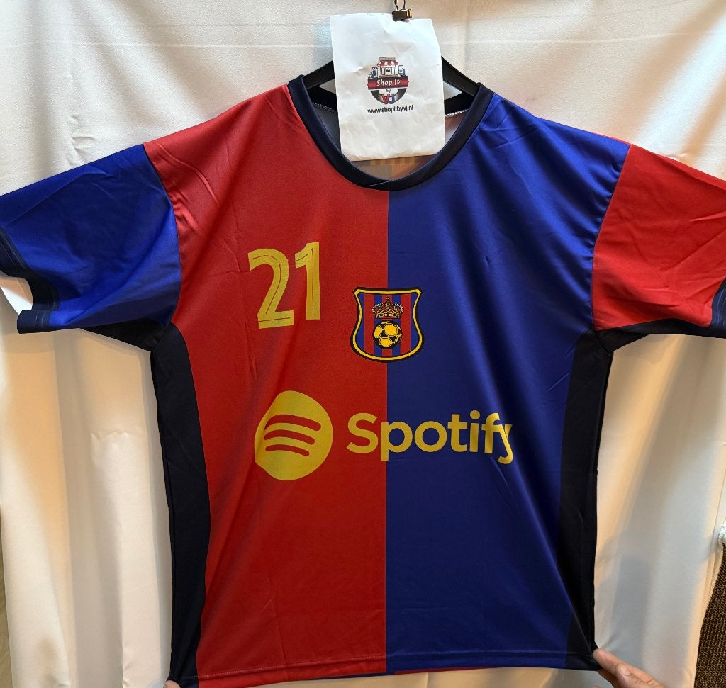 Barcalona voetbal tenue (niet het officieel tenue), Maat M, Ophalen, Nieuw