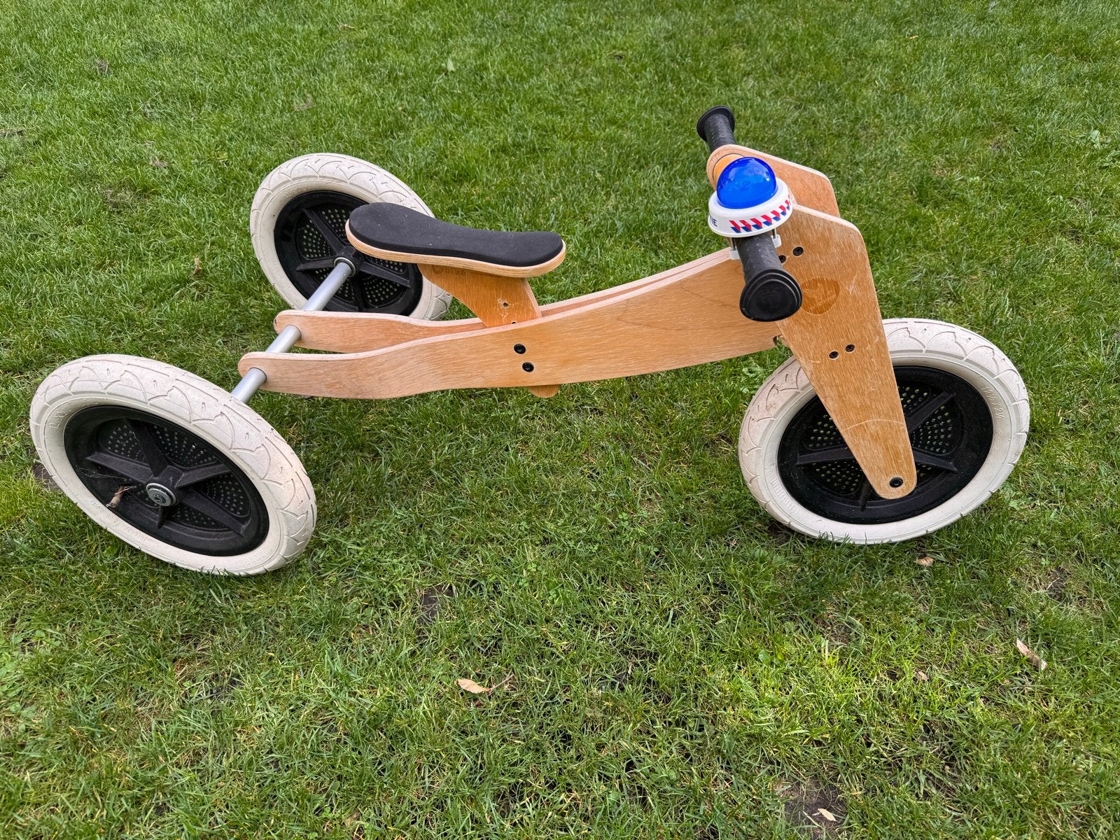 Houten Wishbone 3-wieler met politie sirene, Ophalen, Gebruikt, Loopfiets