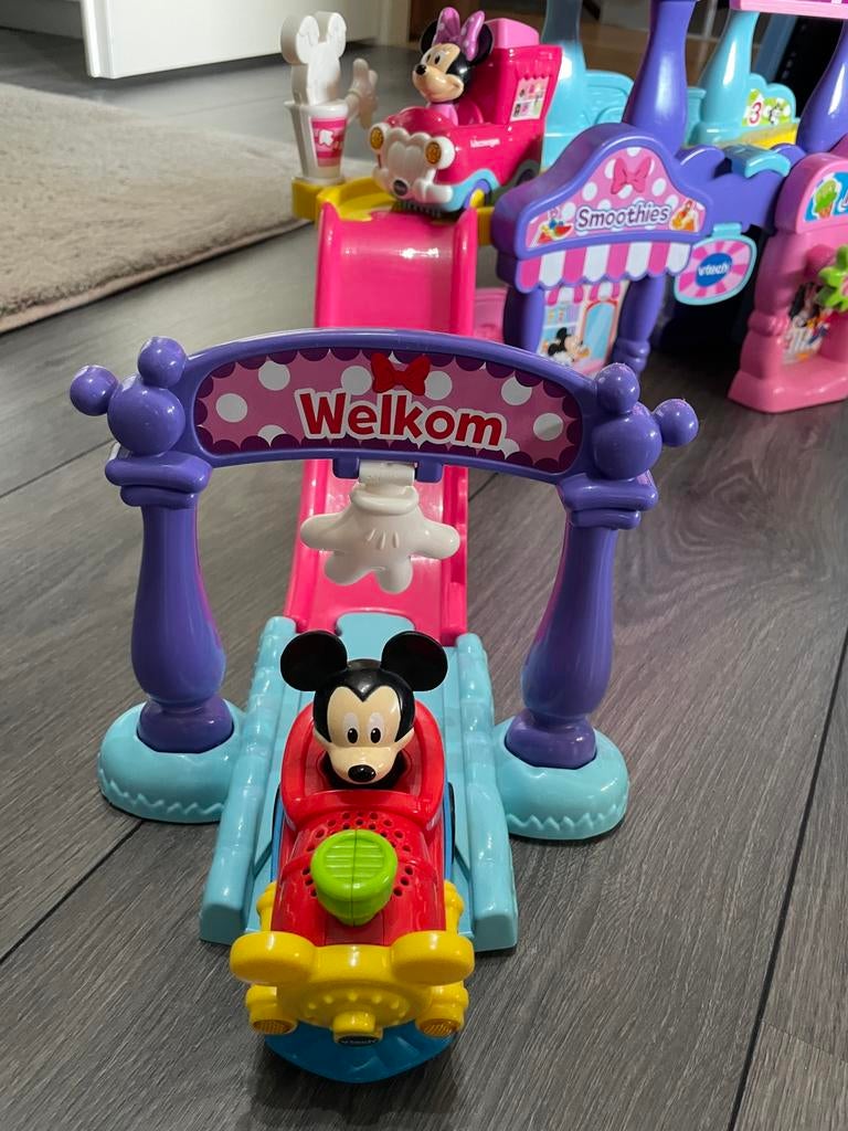Toet toet Minnie mouse baan inclusief 3 autotjes, Ophalen, Zo goed als nieuw, 2 tot 4 jaar